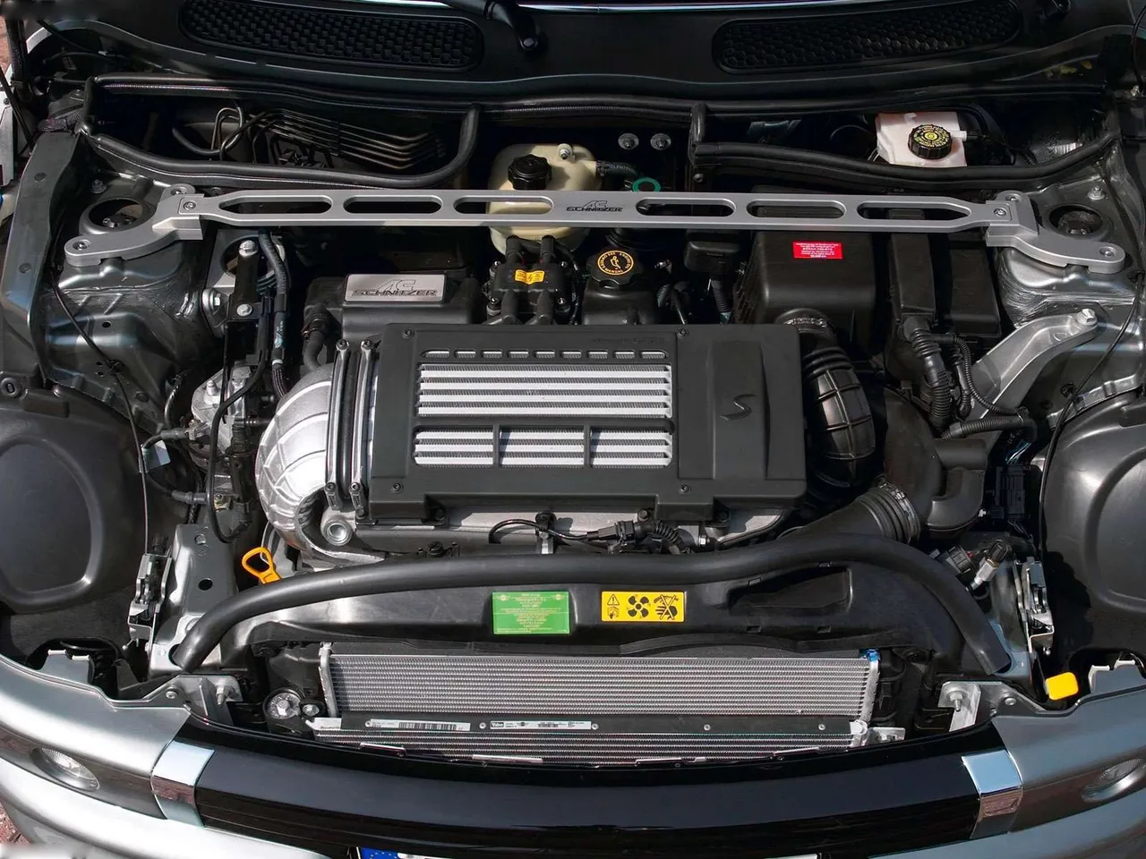 AC Schnitzer Mini CooperS (2004) - Engine Bay