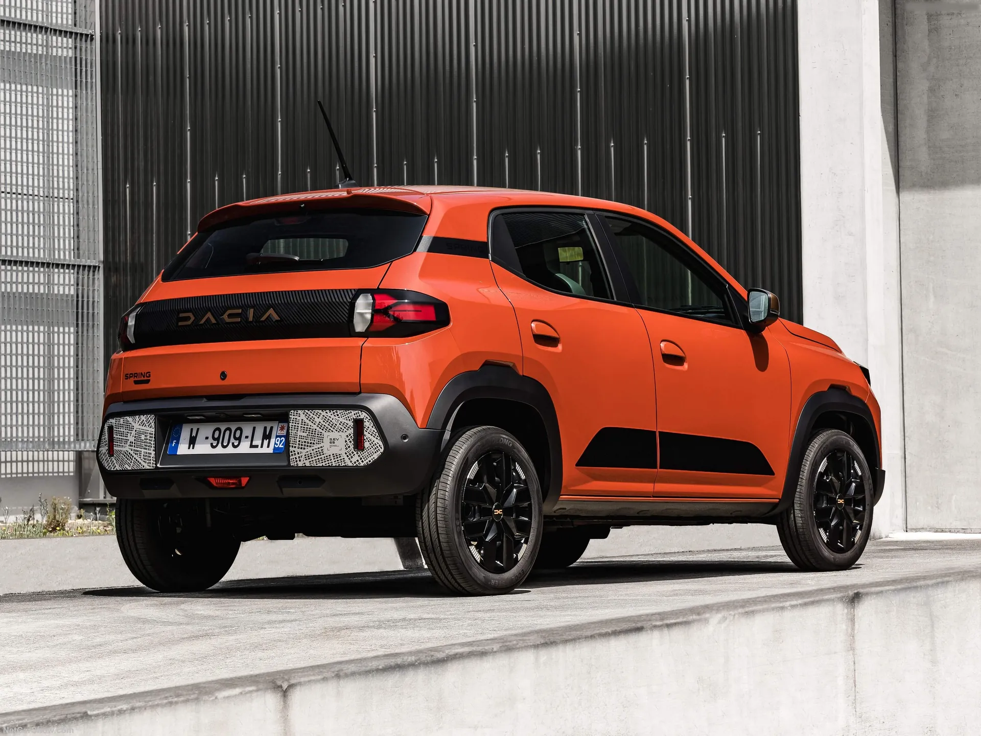 Dacia Spring (2025) – zadní tříčtvrteční pohled