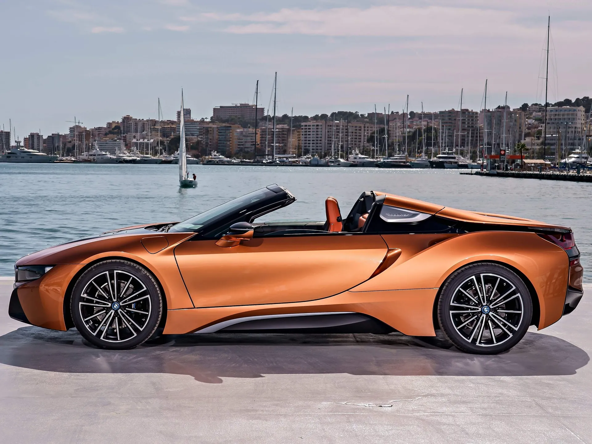 BMW i8 Roadster (2019) - Side Profile