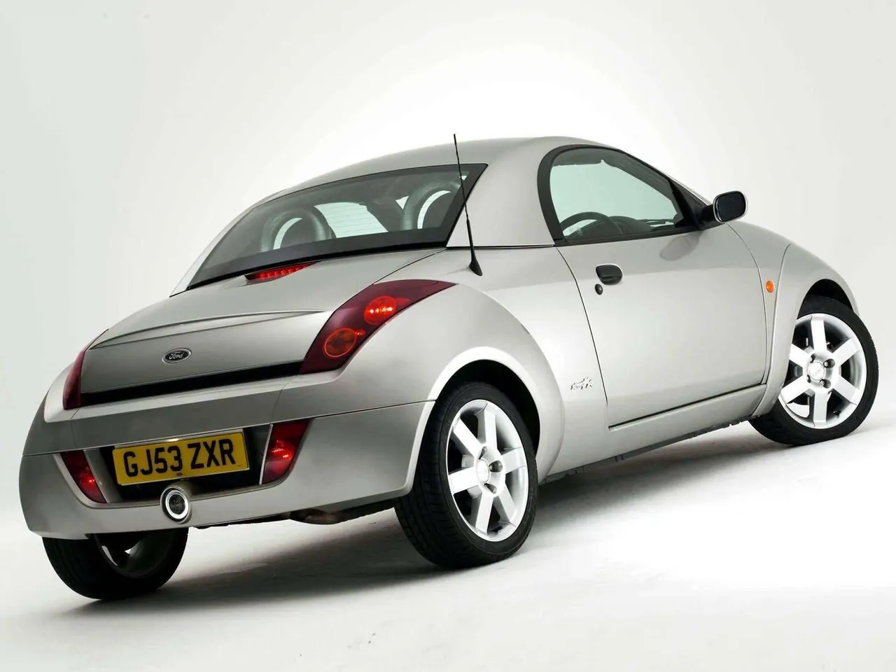 Ford SteetKa UK Winter Edition with Hard Top (2003) – zadní tříčtvrteční pohled