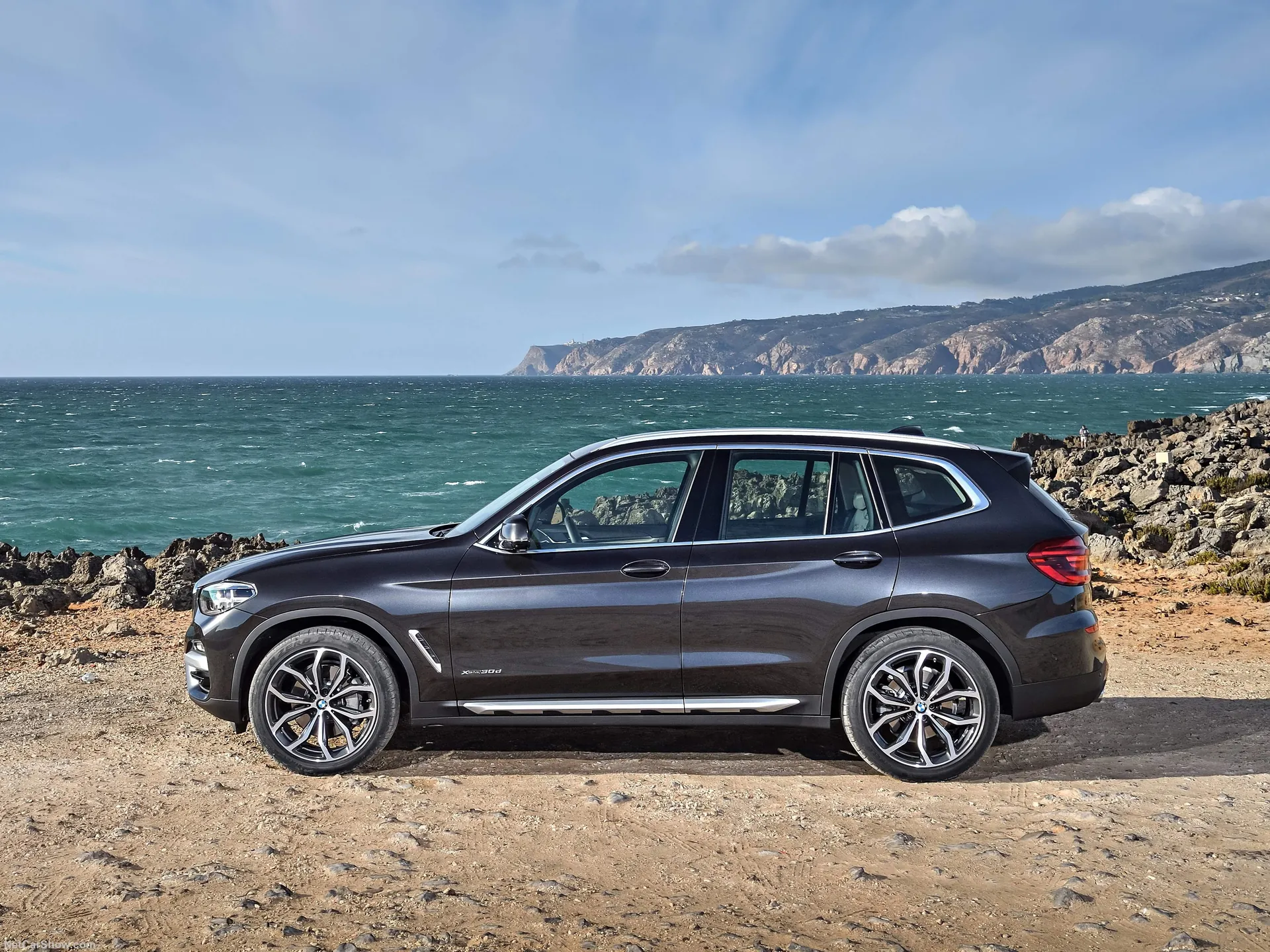 BMW X3 (2018) – boční profil