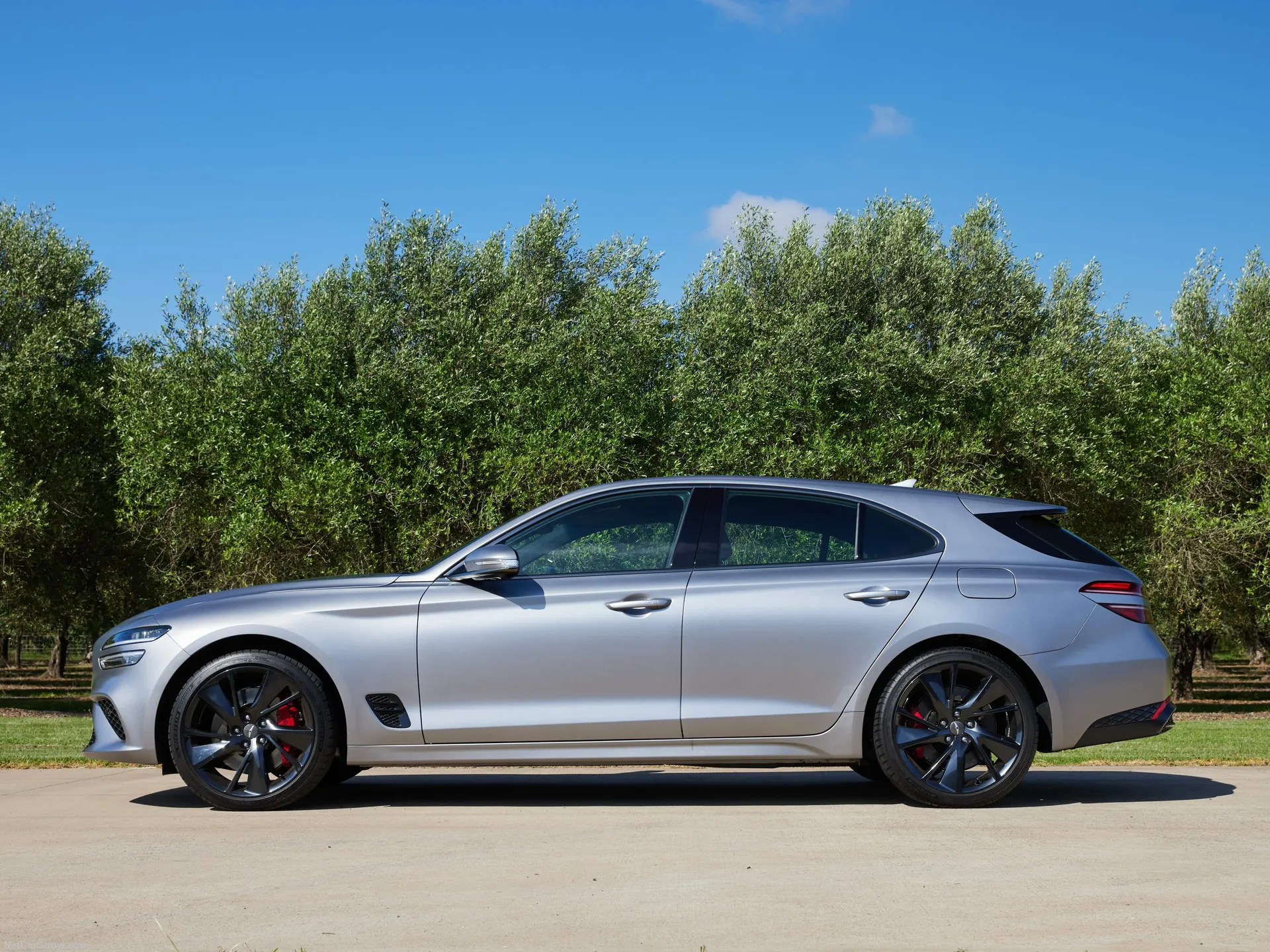 Genesis G70 Shooting Brake (2022) – boční profil