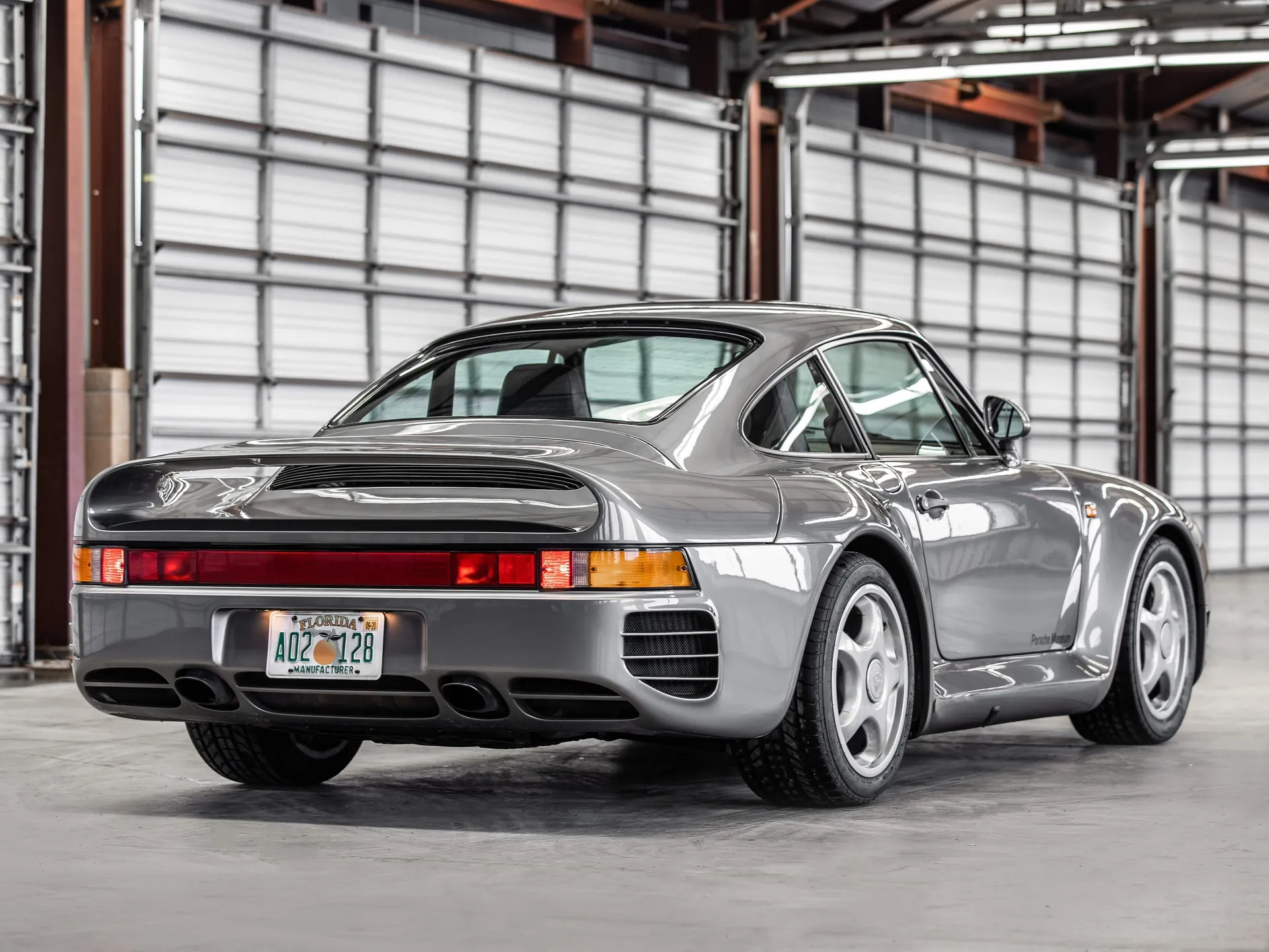 Porsche 959 (1986) - Rear Three-Quarter
