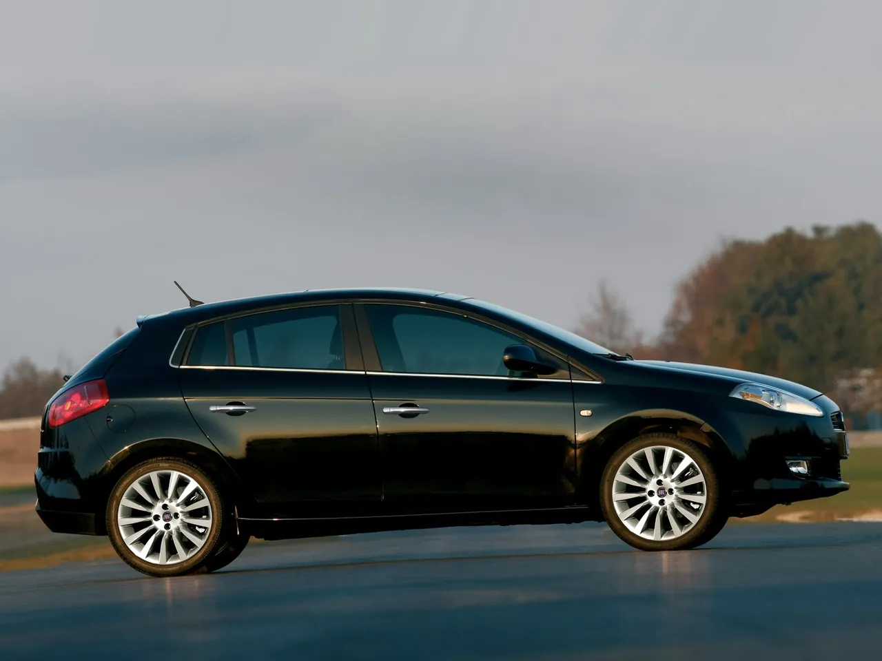 Fiat Bravo 1.6 Multijet 16v (2008) – boční profil
