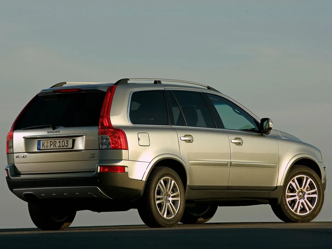 Volvo XC90 (2006) – zadní tříčtvrteční pohled