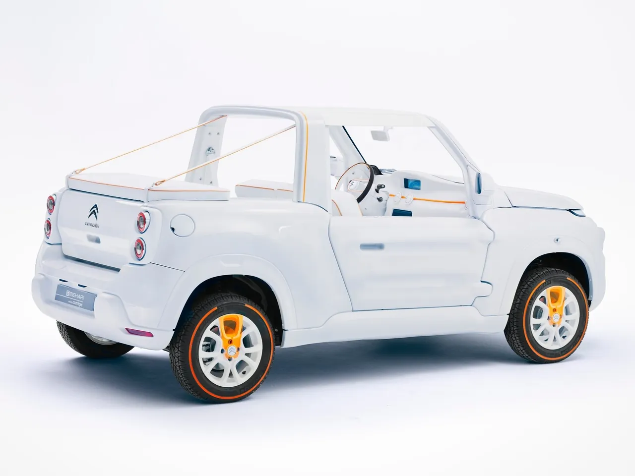 Citroen e-Mehari by Courreges Concept (2016) – zadní tříčtvrteční pohled