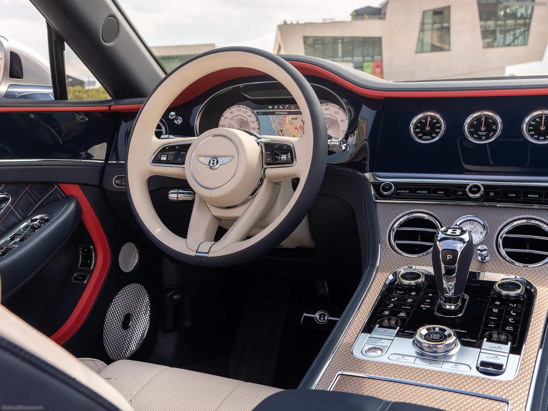 Bentley Continental GT Mulliner Convertible (2020) – interiér