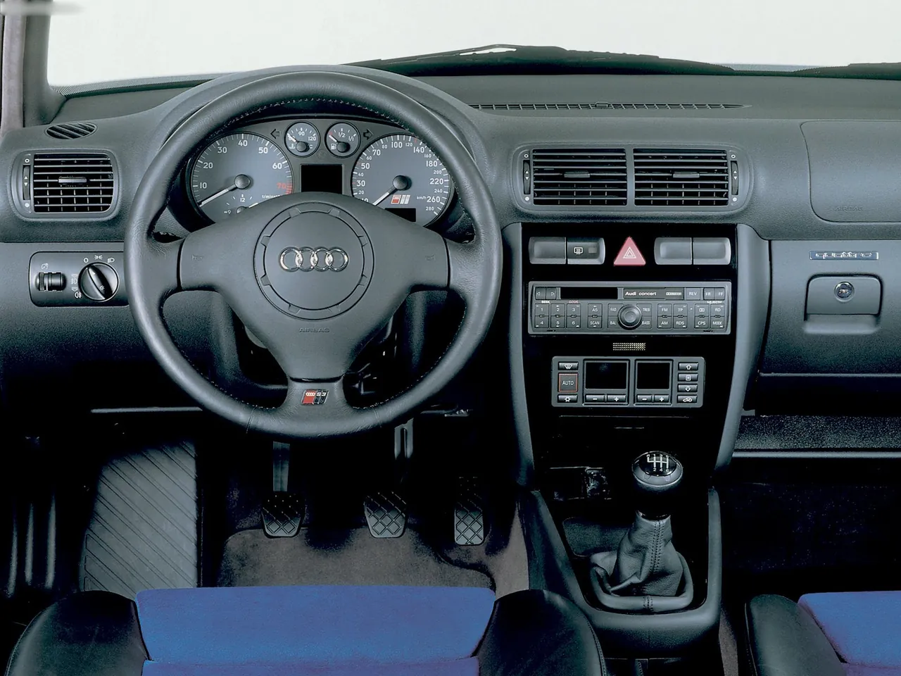 Audi S3 (1999) – interiér