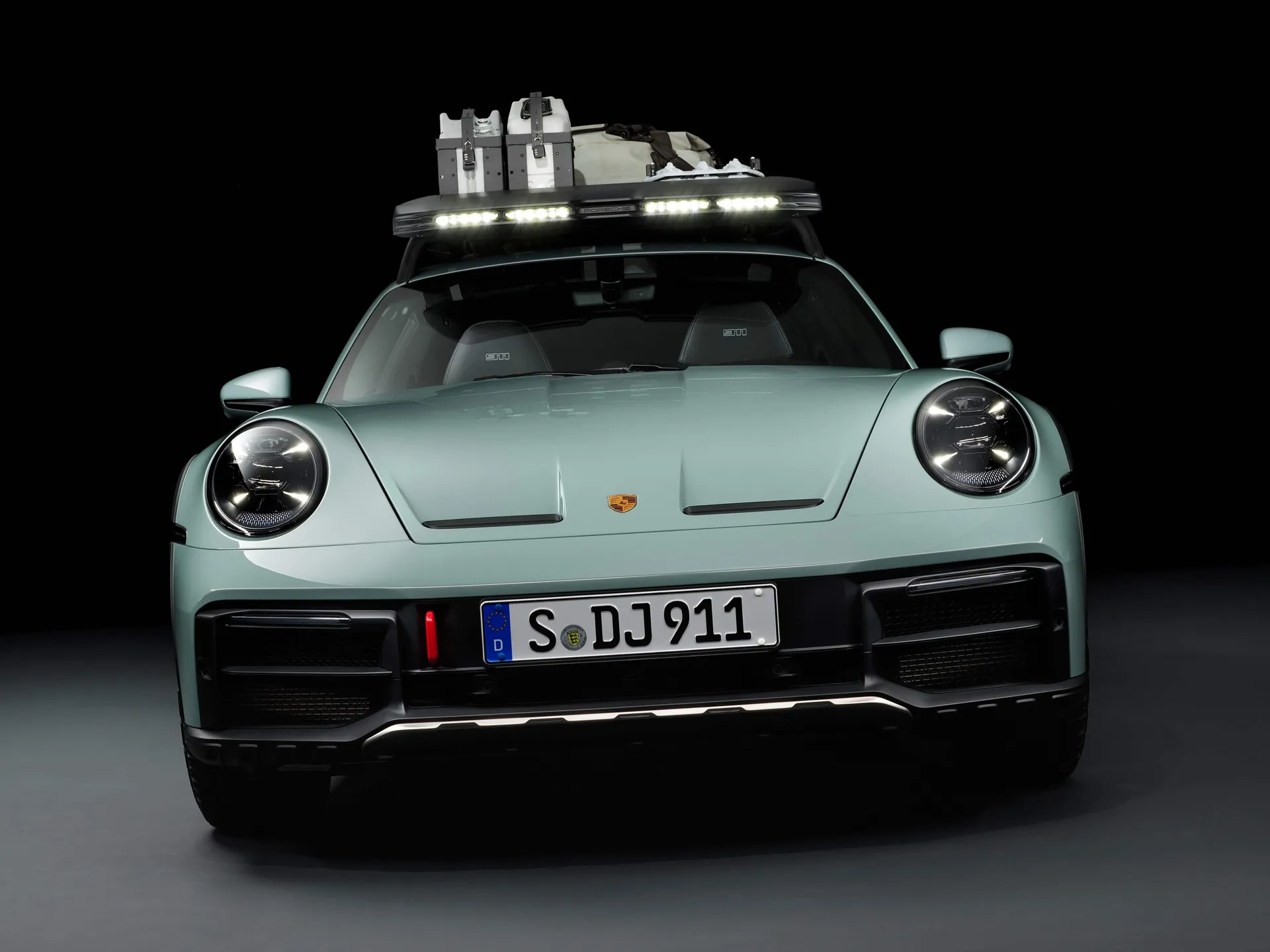 Porsche 911 Dakar (2023) - Front