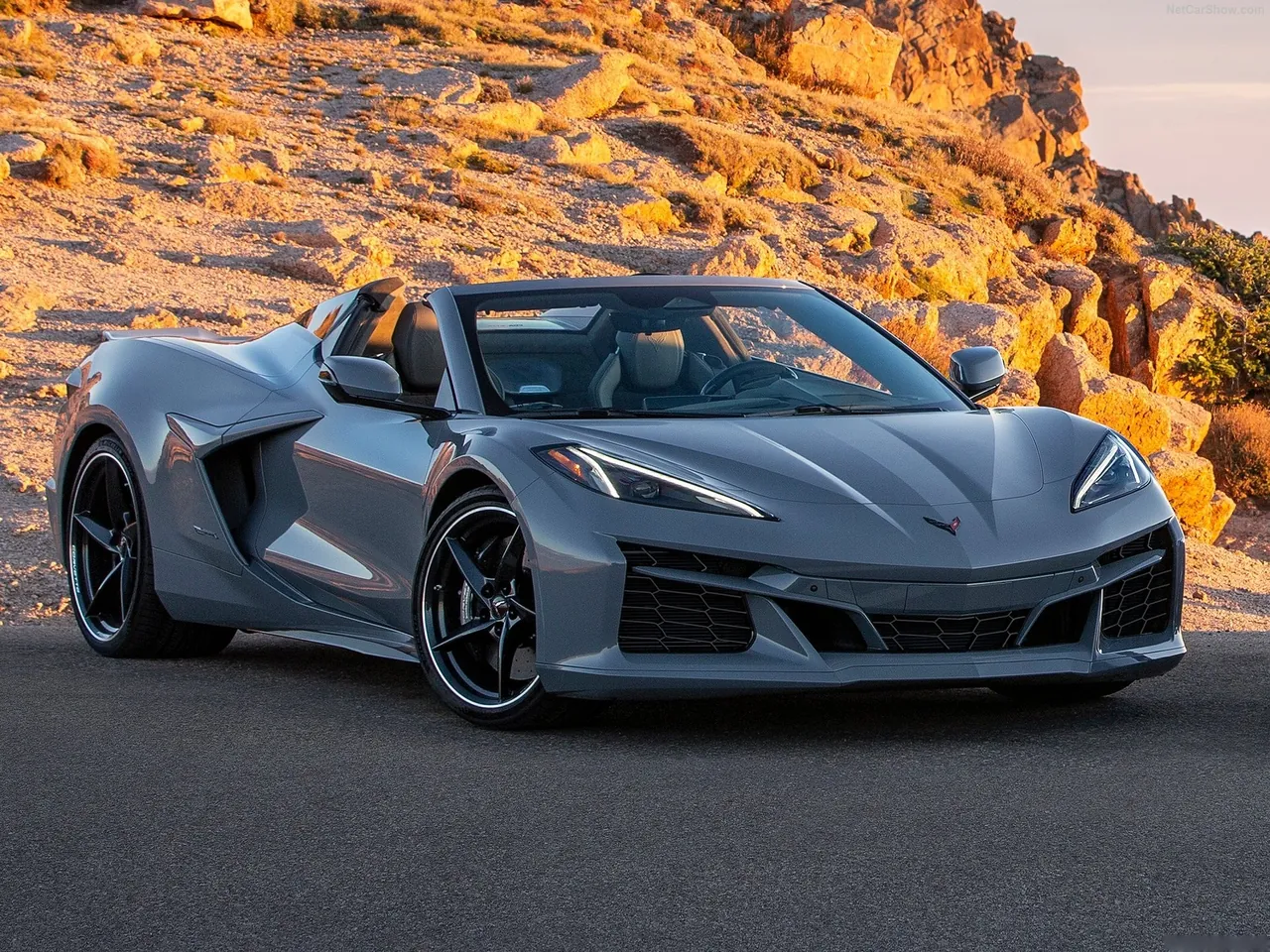 Chevrolet Corvette E-Ray Convertible (2024)