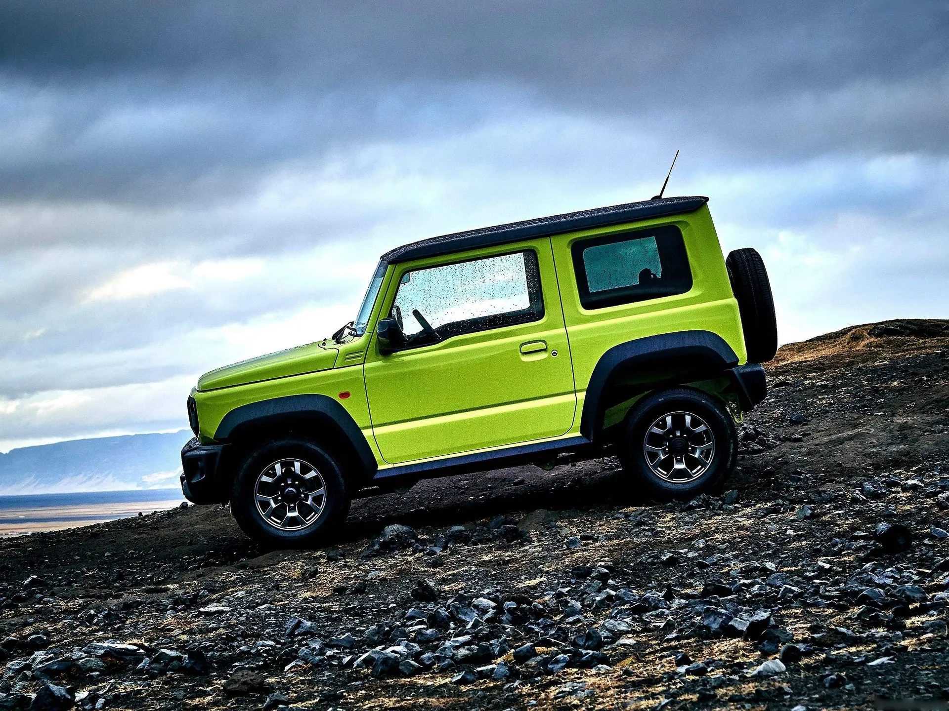 Suzuki Jimny (2019) – boční profil