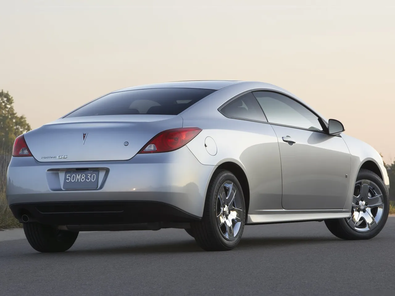 Pontiac G6 Coupe (2009) – zadní tříčtvrteční pohled