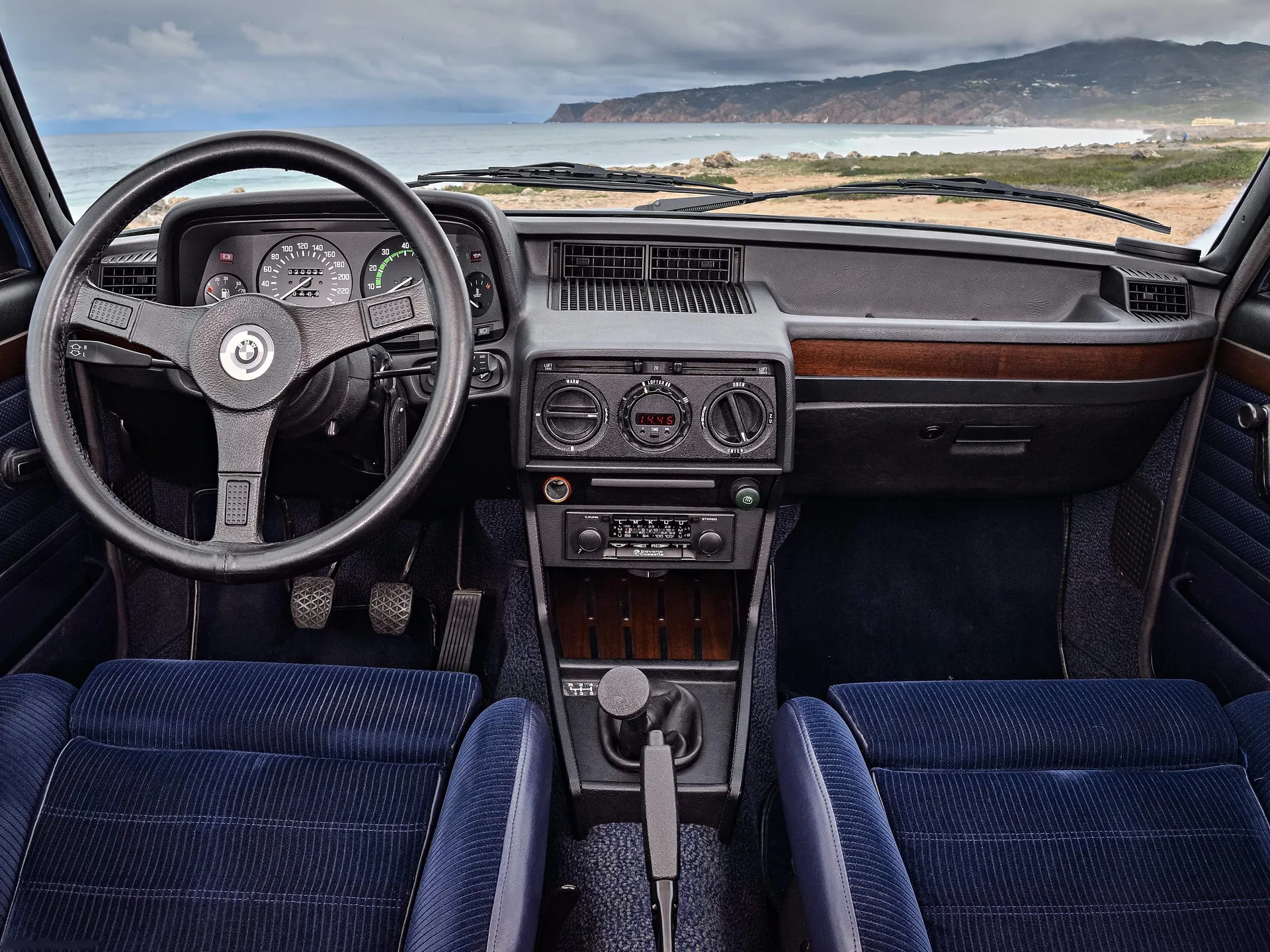 BMW M535i (1980) – interiér