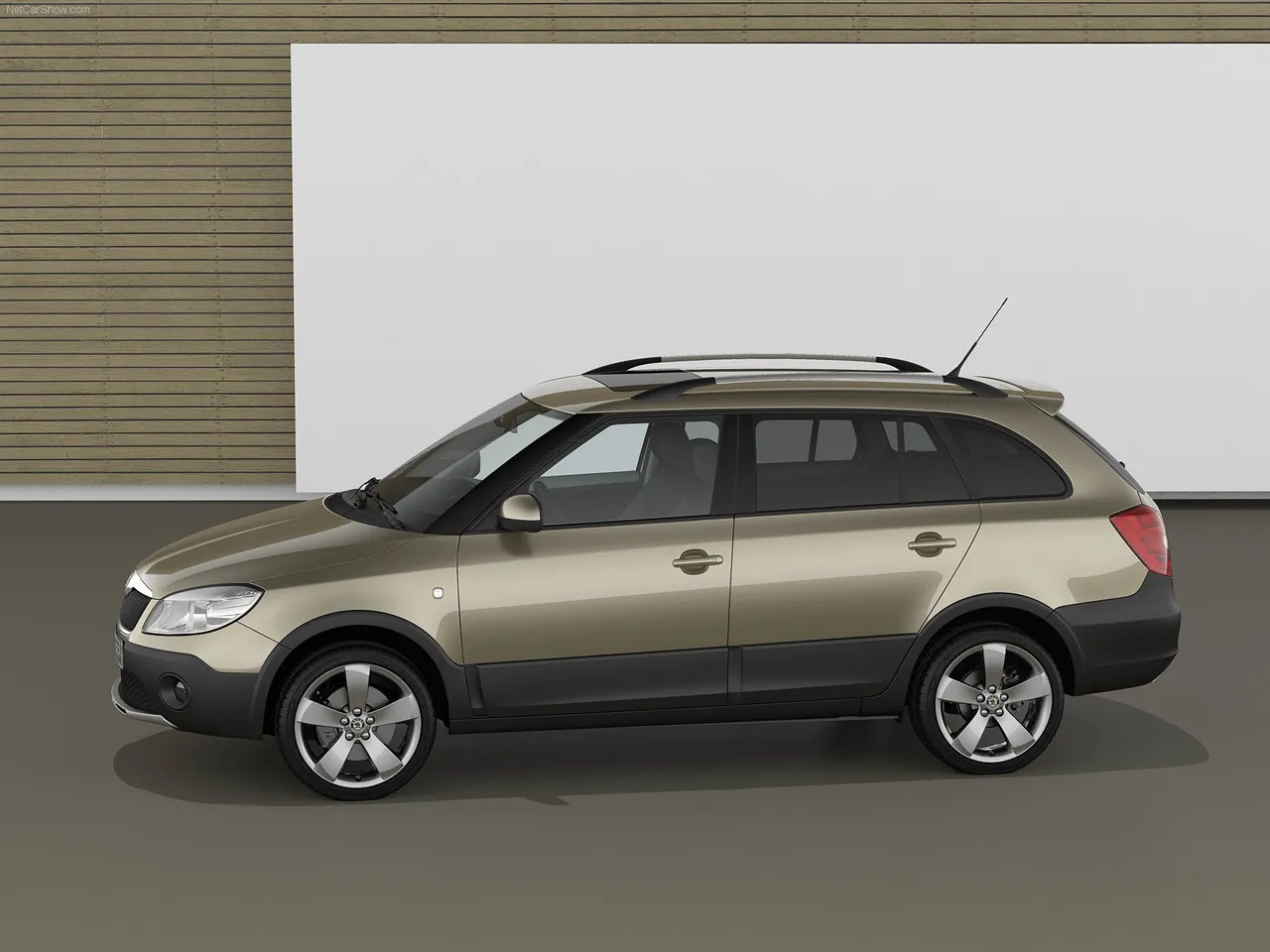 Skoda Fabia Combi Scout (2011) – boční profil