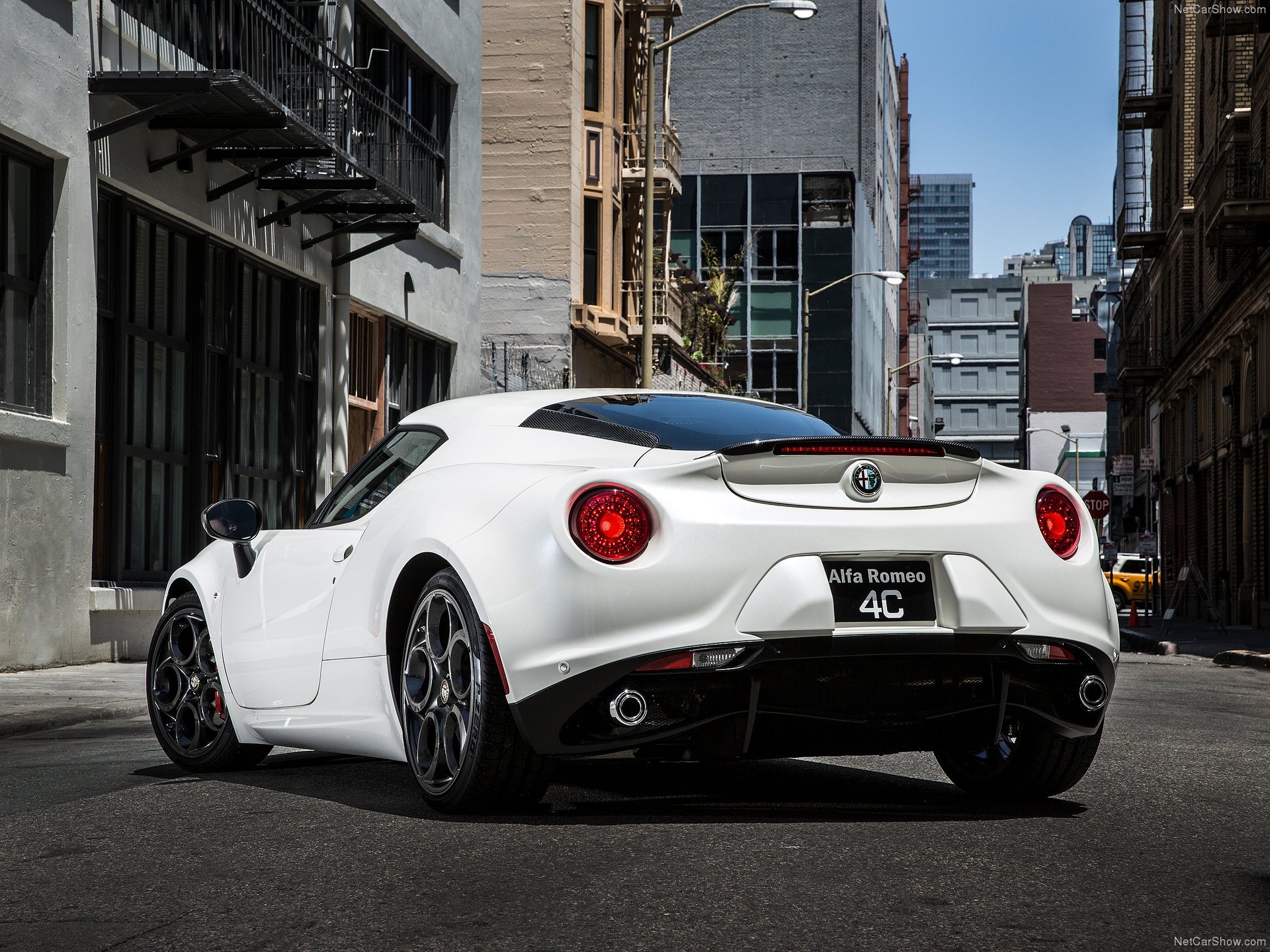 Alfa Romeo 4C Coupe [US] (2015) - Rear Three-Quarter