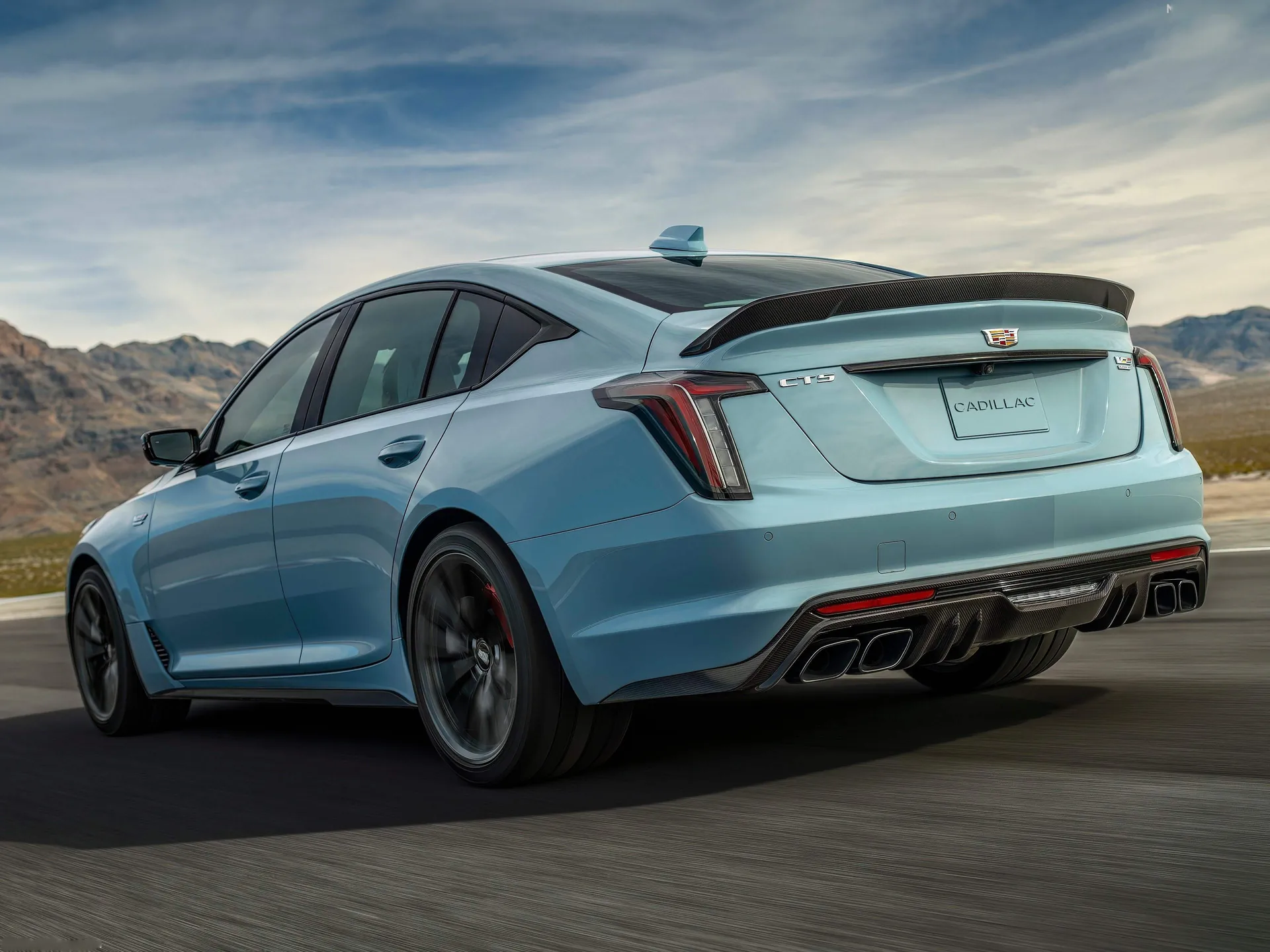 Cadillac CT5-V Blackwing (2025) – zadní tříčtvrteční pohled