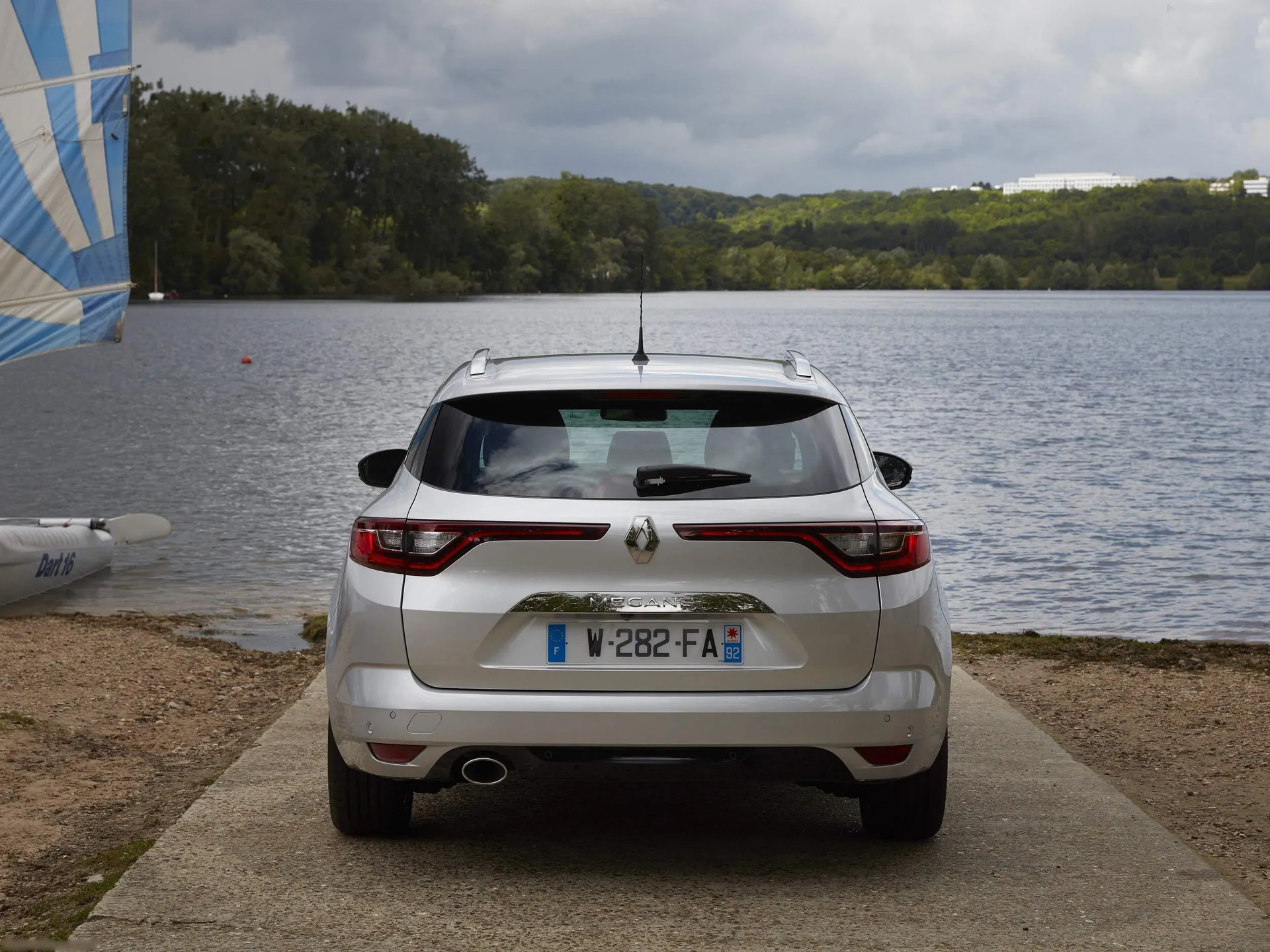 Renault Megane Estate (2017) – zezadu