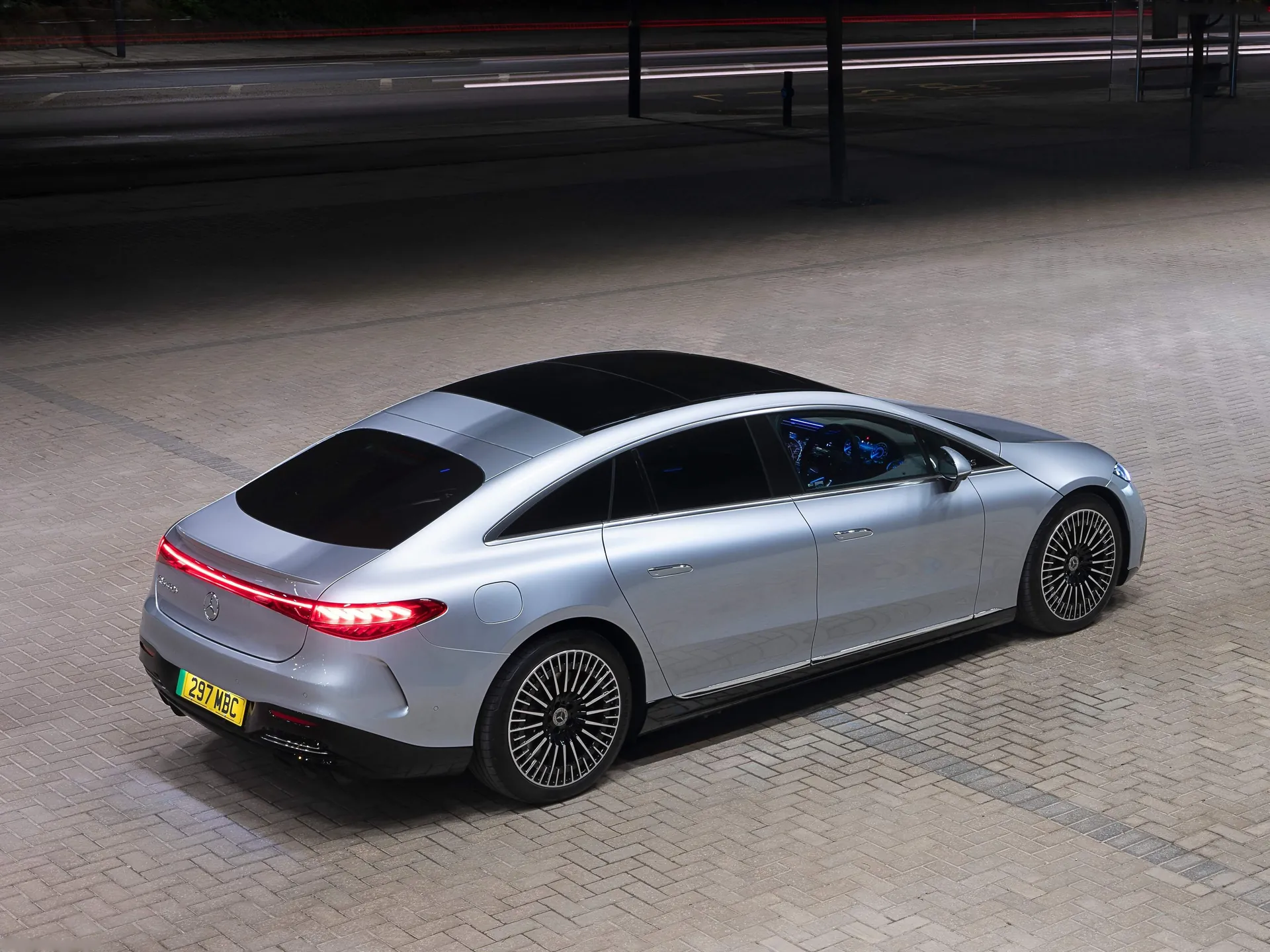 Mercedes-Benz EQS [UK] (2022) - Rear Three-Quarter