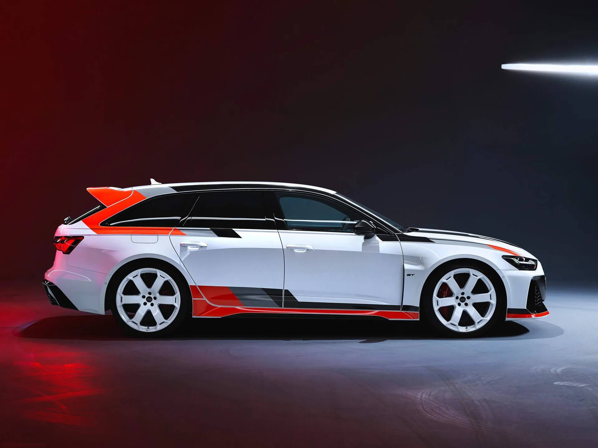 Audi RS6 Avant GT (2024) – boční profil
