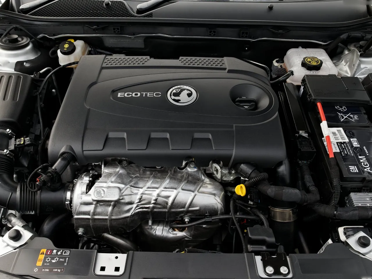 Vauxhall Insignia Country Tourer (2014) - Engine Bay