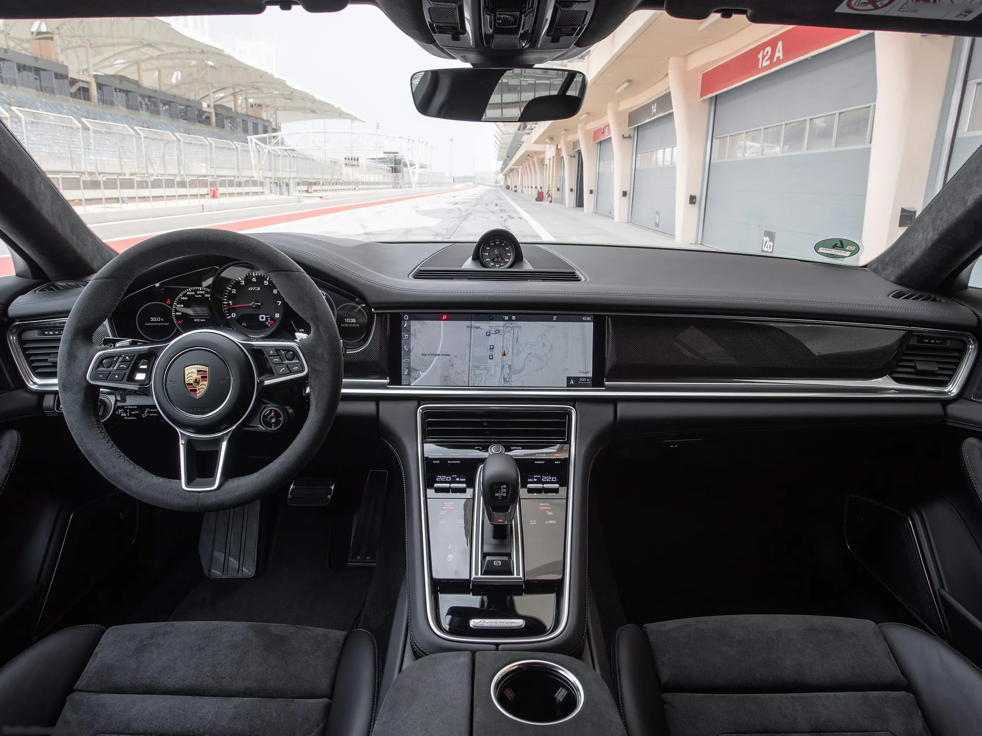 Porsche Panamera GTS Sport Turismo (2019) – interiér