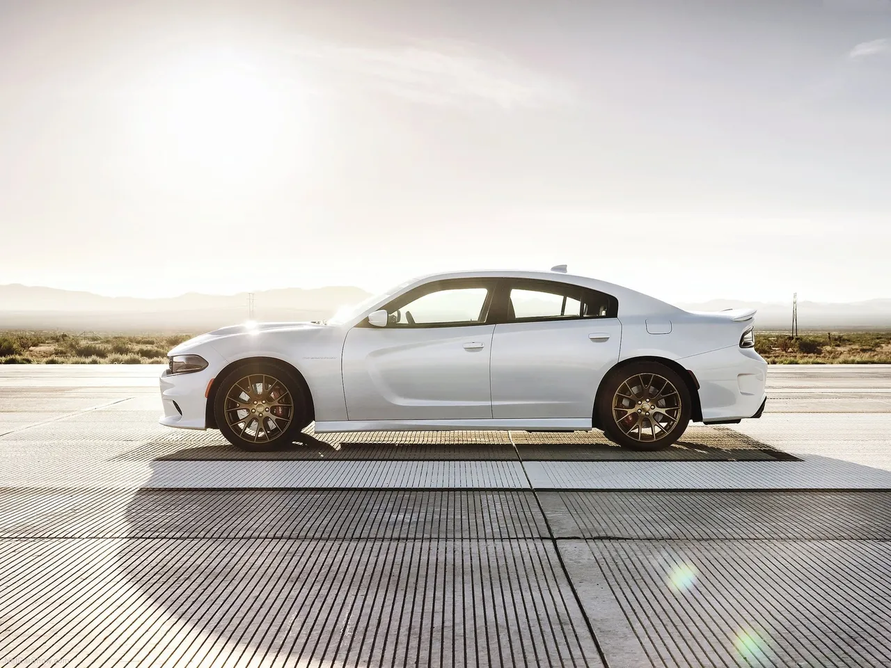 Dodge Charger SRT Hellcat (2015) – boční profil