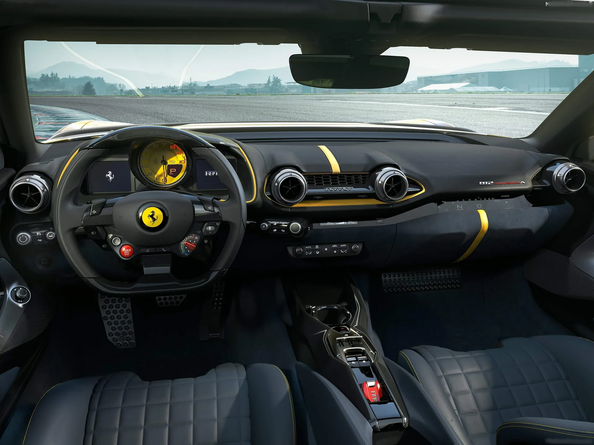 Ferrari 812 Competizione (2021) – interiér