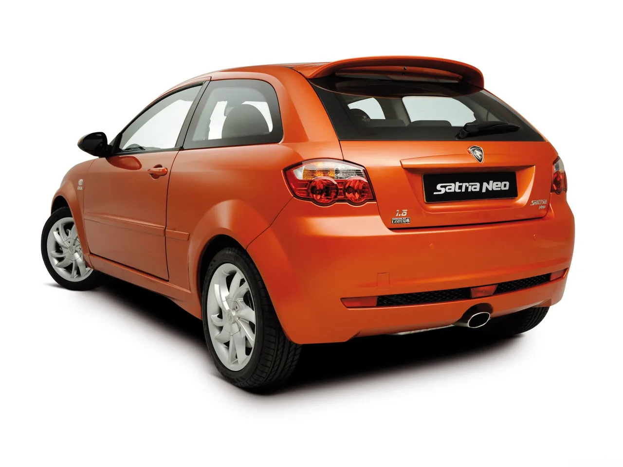 Proton Satria Neo (2008) – zadní tříčtvrteční pohled