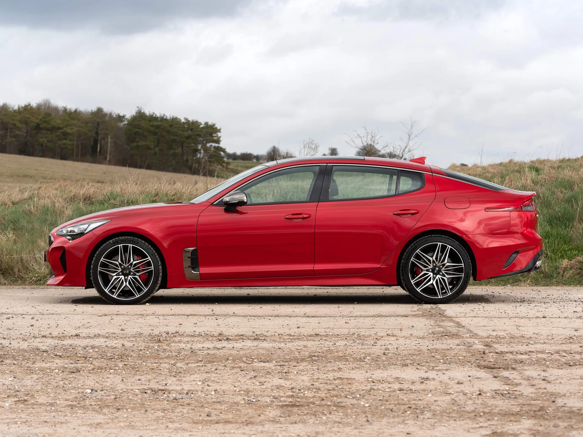 Kia Stinger [UK] (2021) – boční profil
