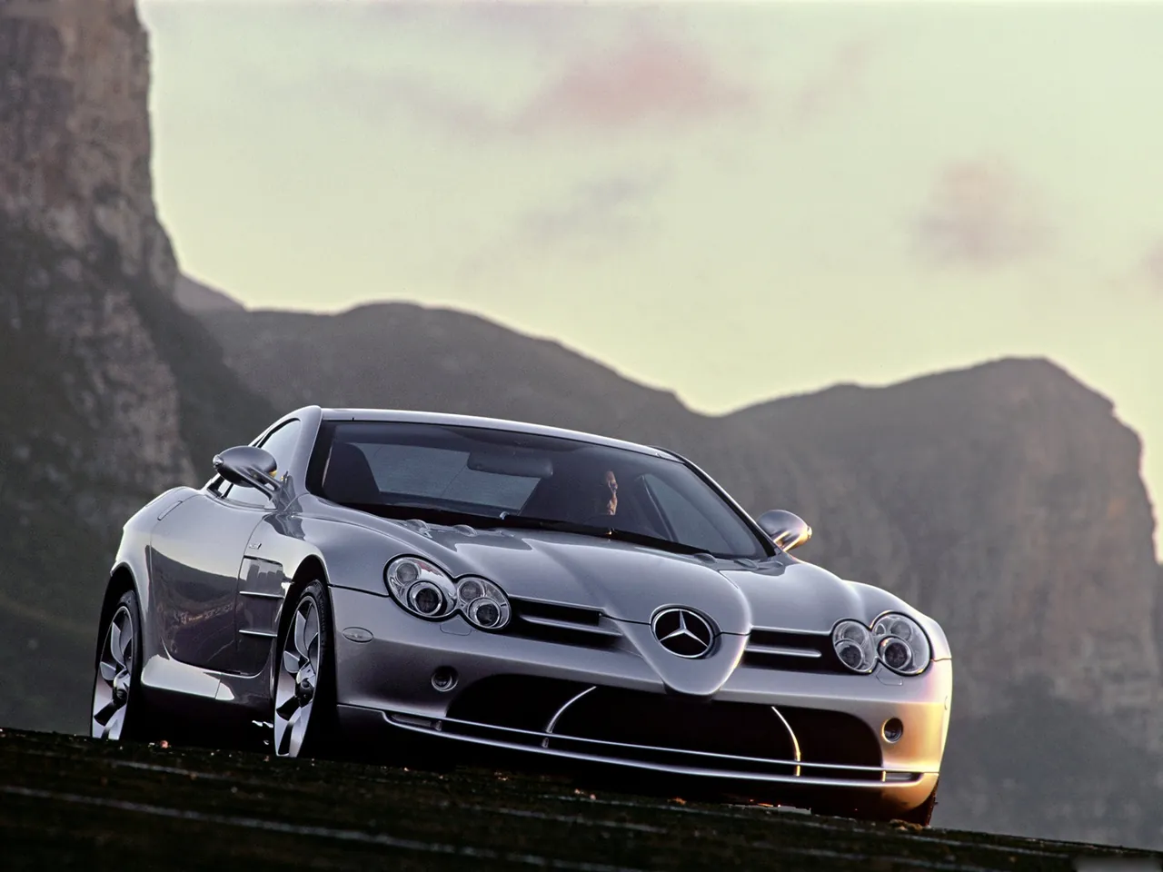 Mercedes-Benz SLR McLaren (2004)