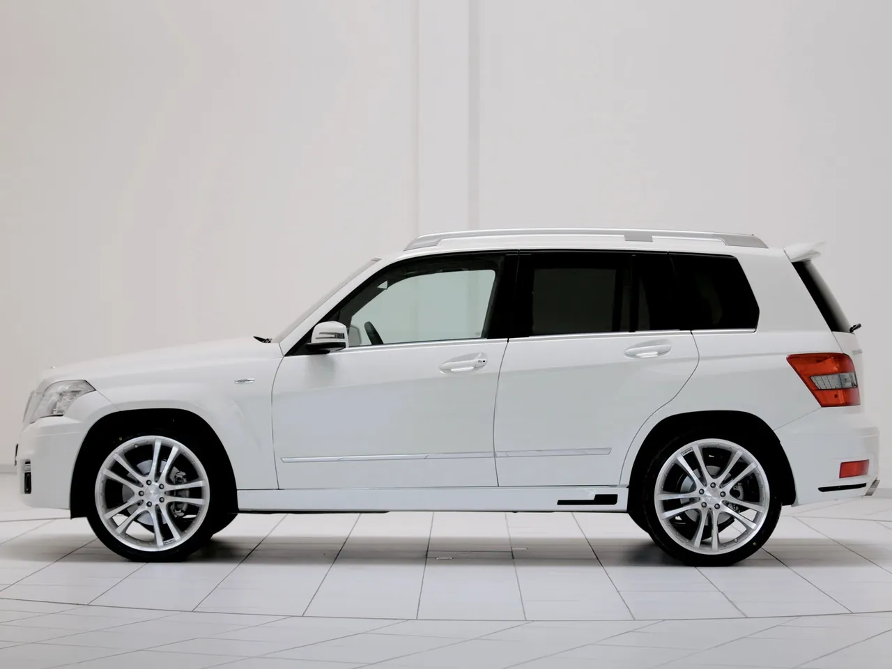 Brabus Mercedes-Benz GLK-Class (2008) - Side Profile