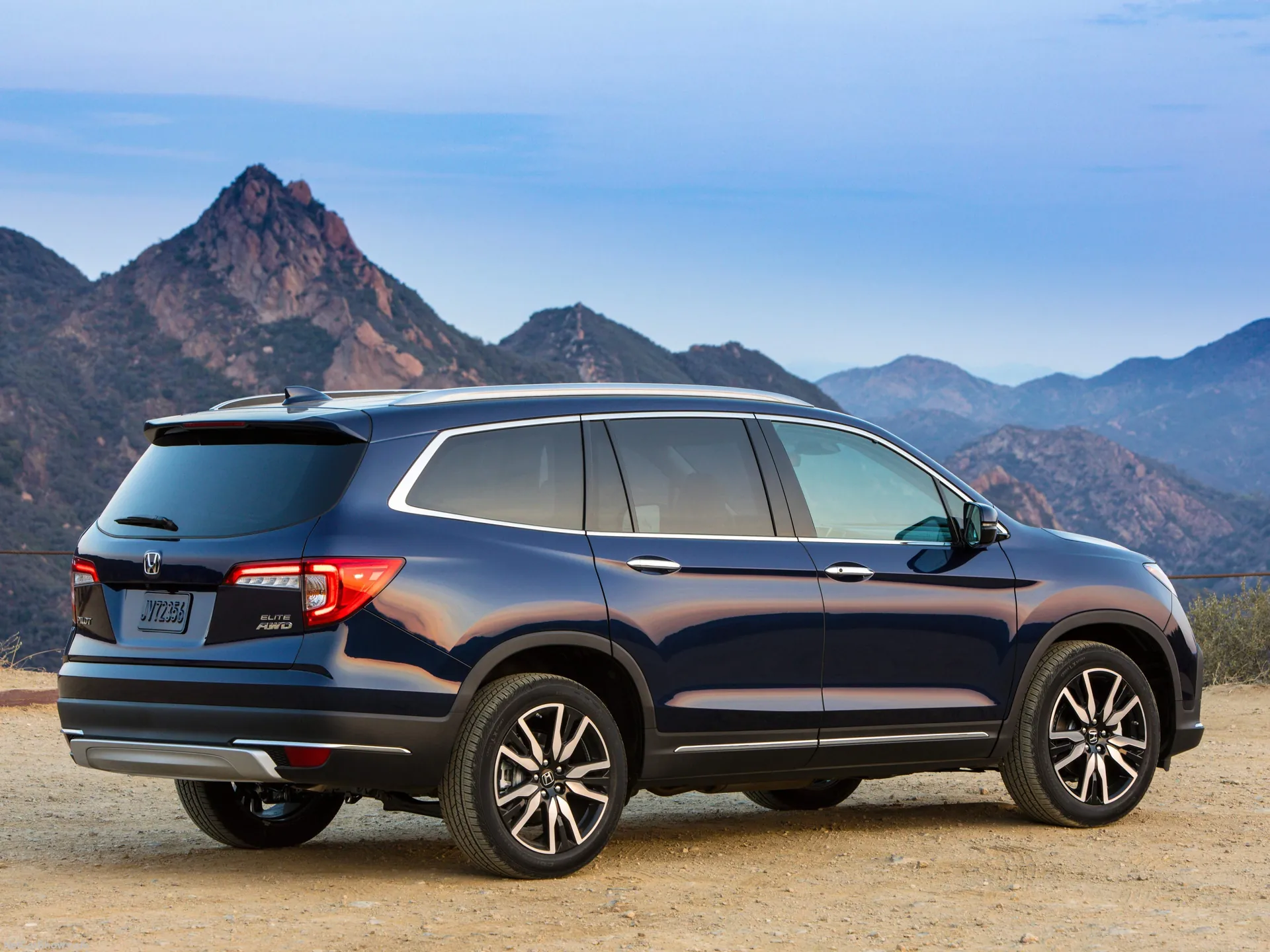 Honda Pilot (2019) - Rear Three-Quarter