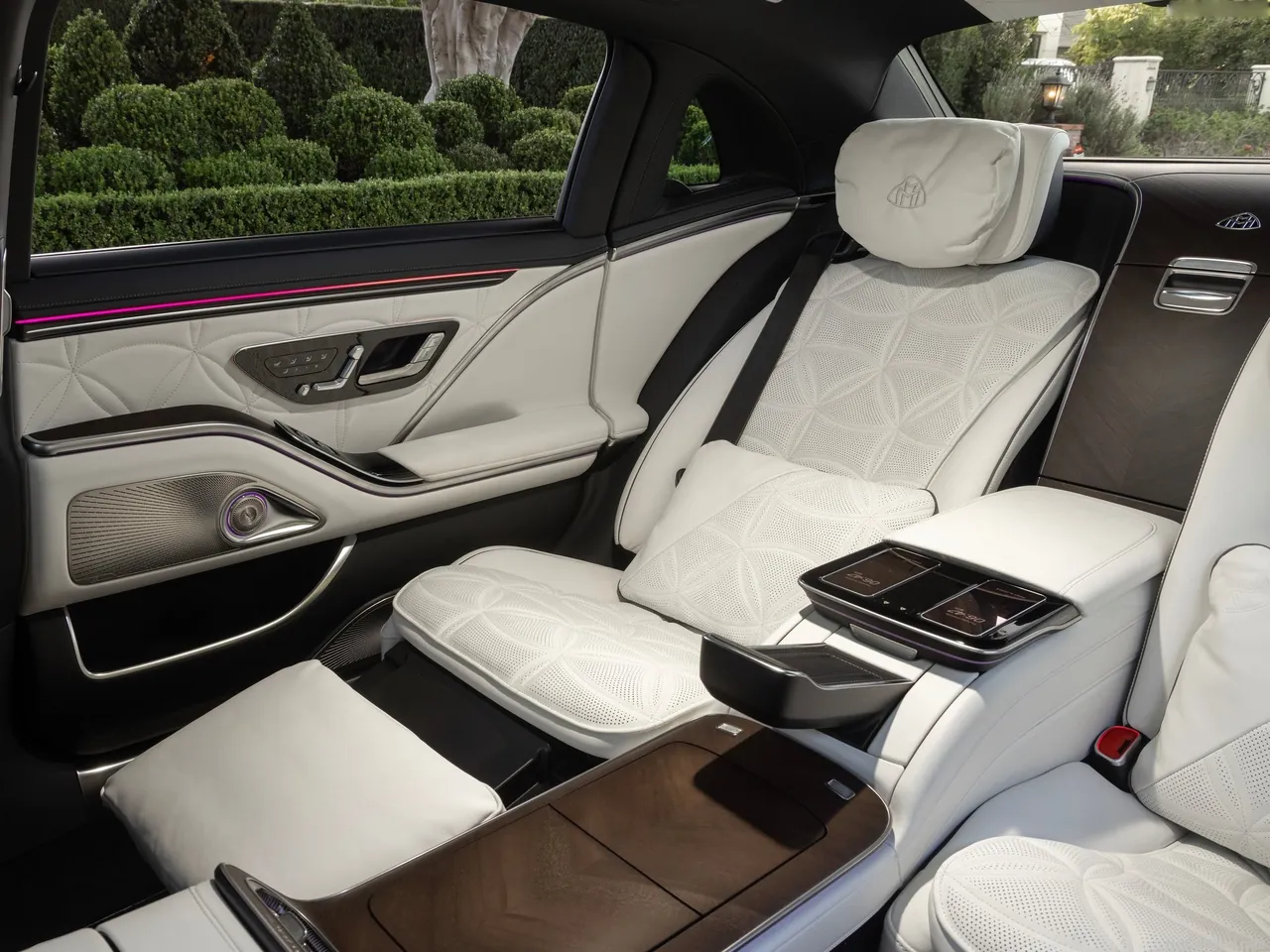 Mercedes-Benz S680 Maybach [US] (2027)