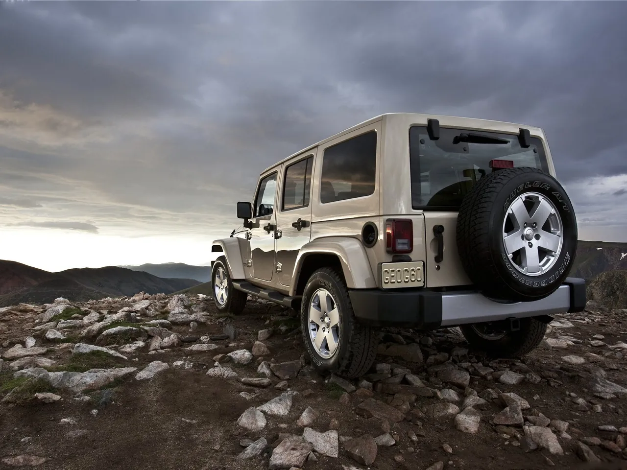 Jeep Wrangler (2011) – zadní tříčtvrteční pohled
