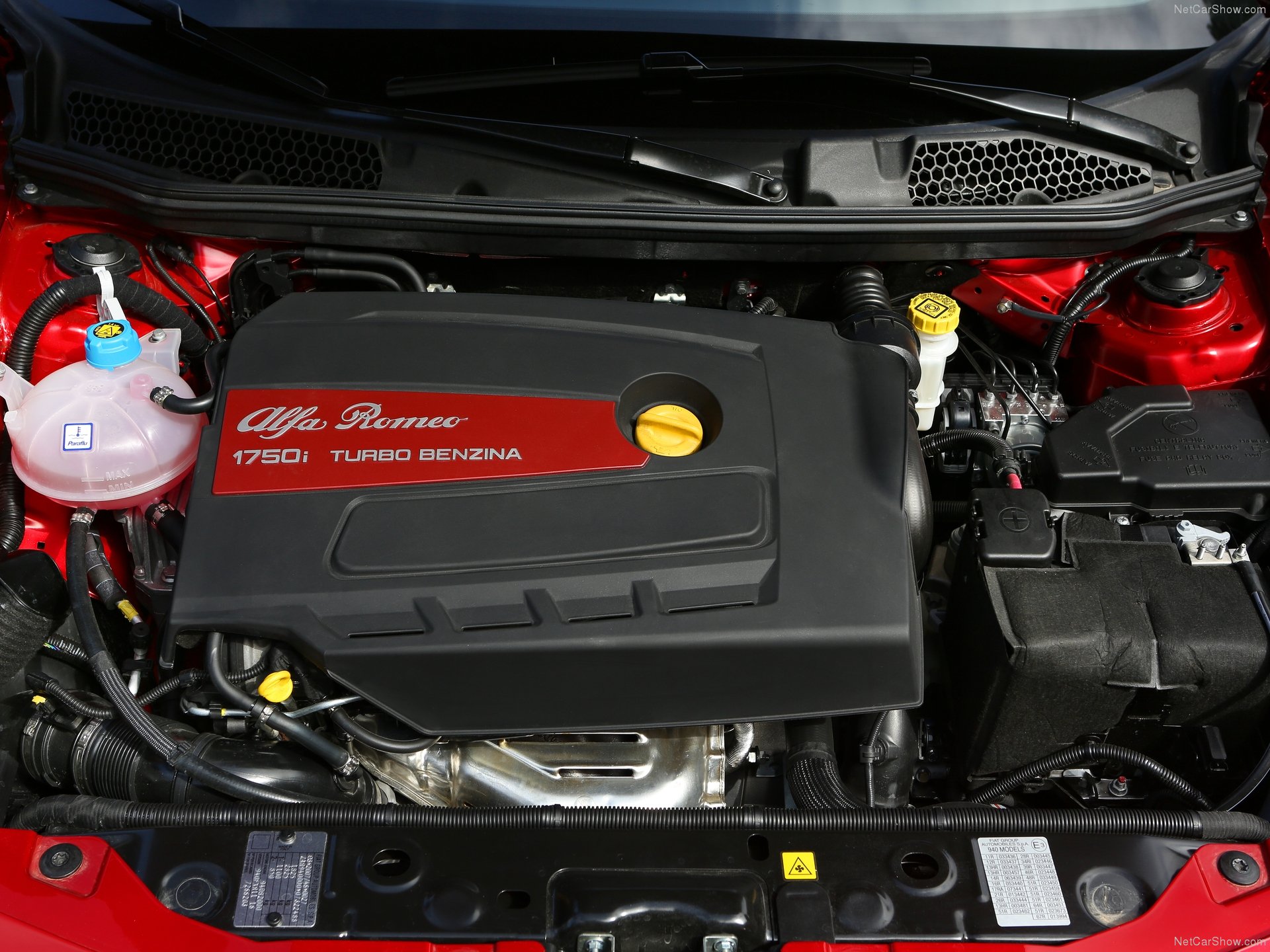 Alfa Romeo Giulietta Quadrifoglio Verde (2014) - Engine Bay