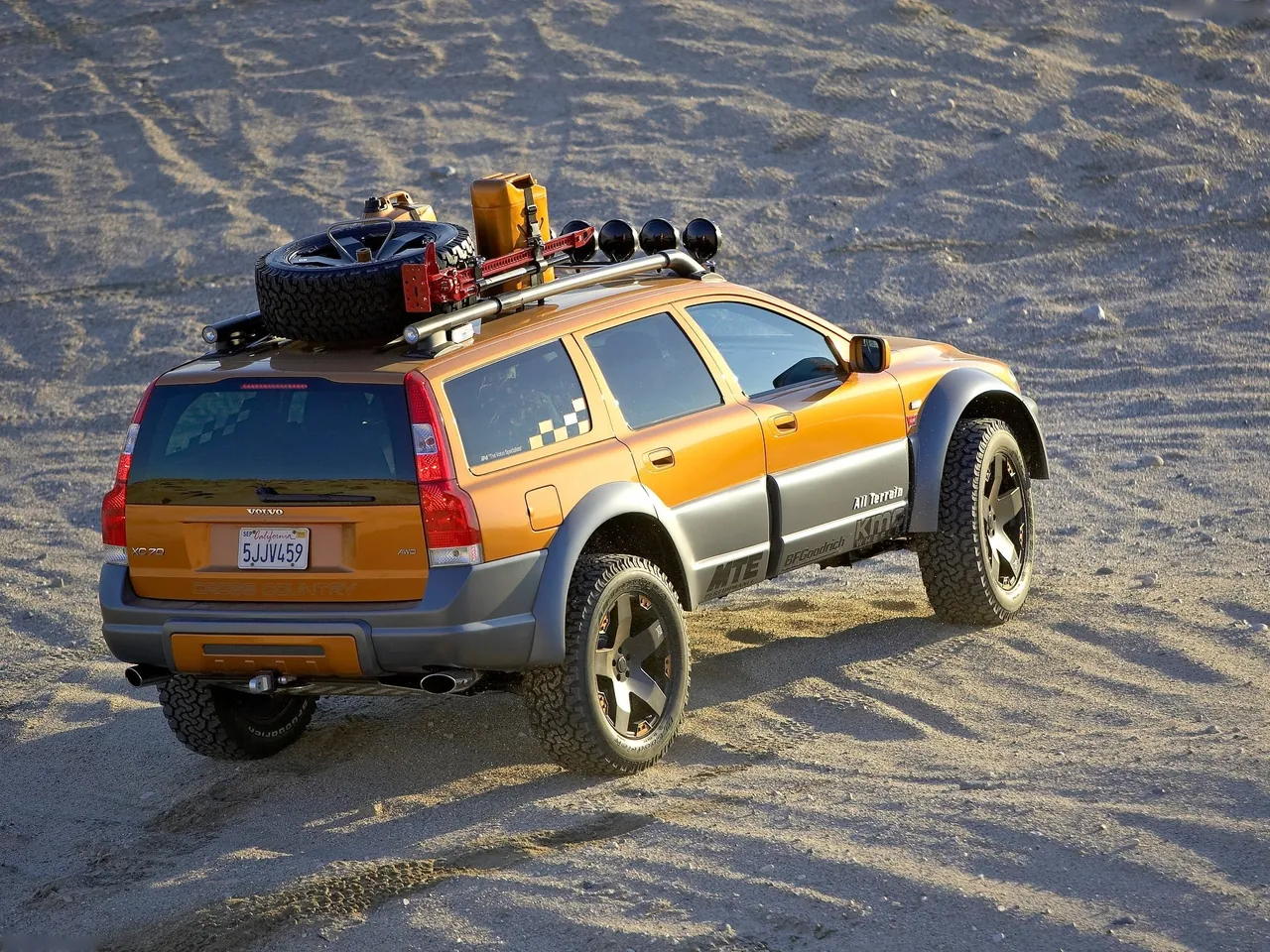 Volvo XC70 AT Concept (2005) – zadní tříčtvrteční pohled