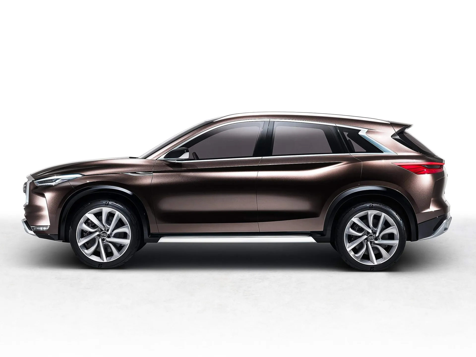 Infiniti QX50 Concept (2017) – boční profil