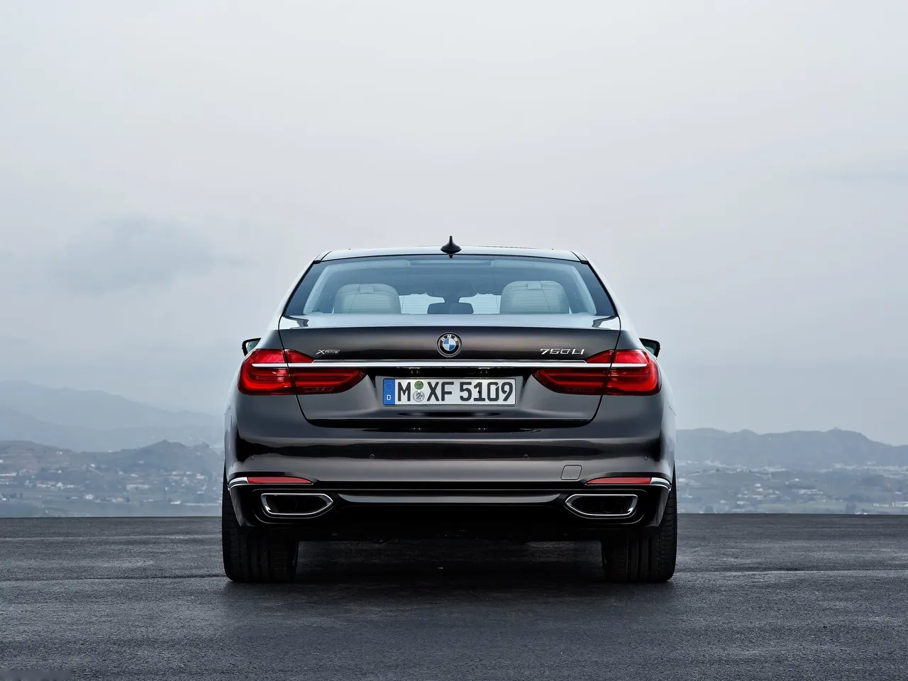 BMW 7-Series (2016) – zezadu