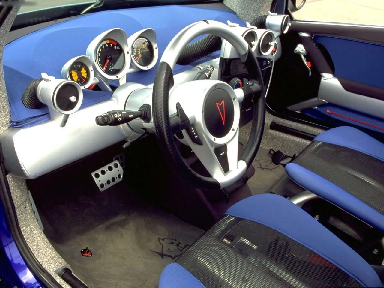 Pontiac Piranha Concept (2000) – interiér