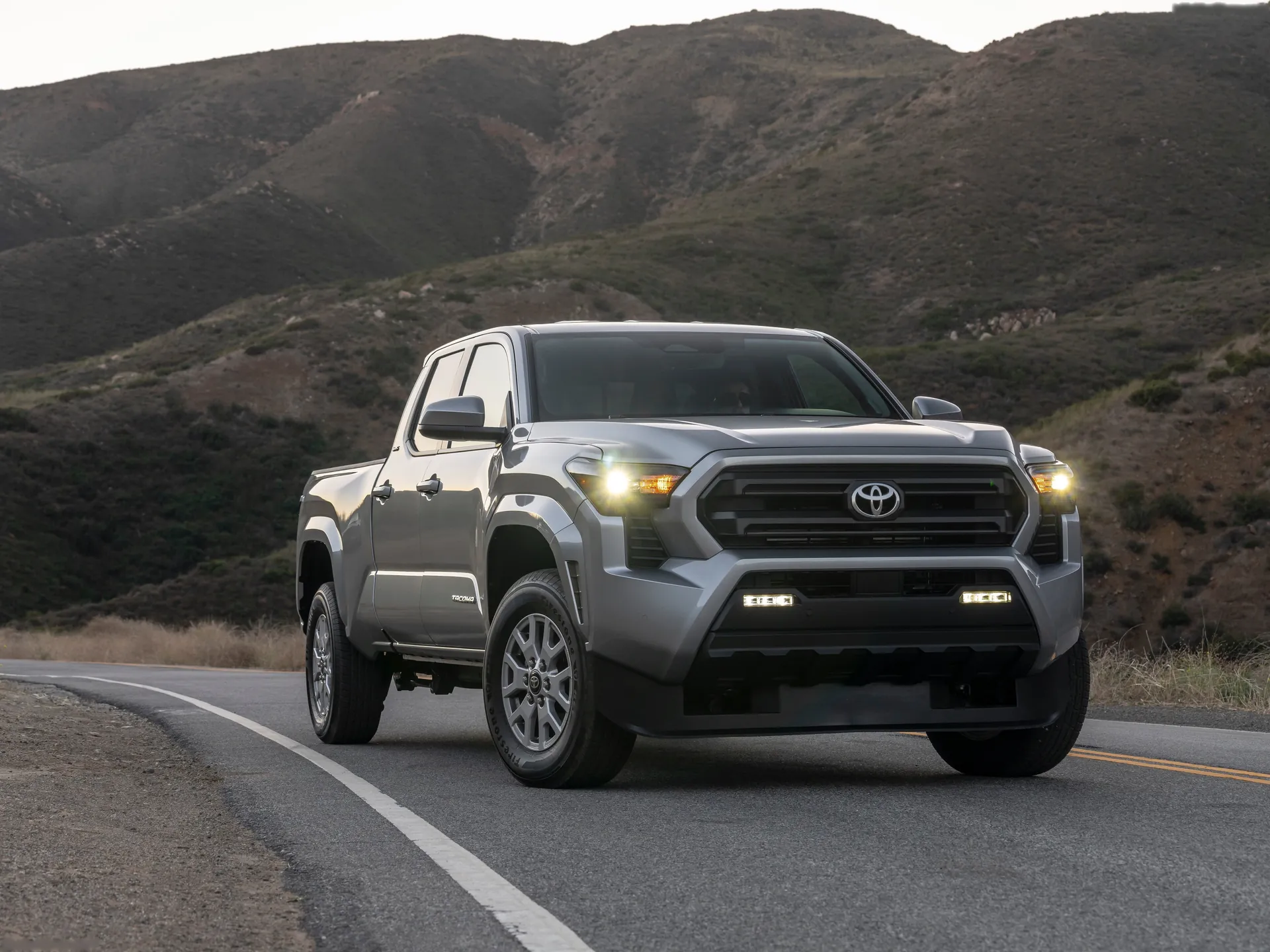 Toyota Tacoma SR5 (2024)