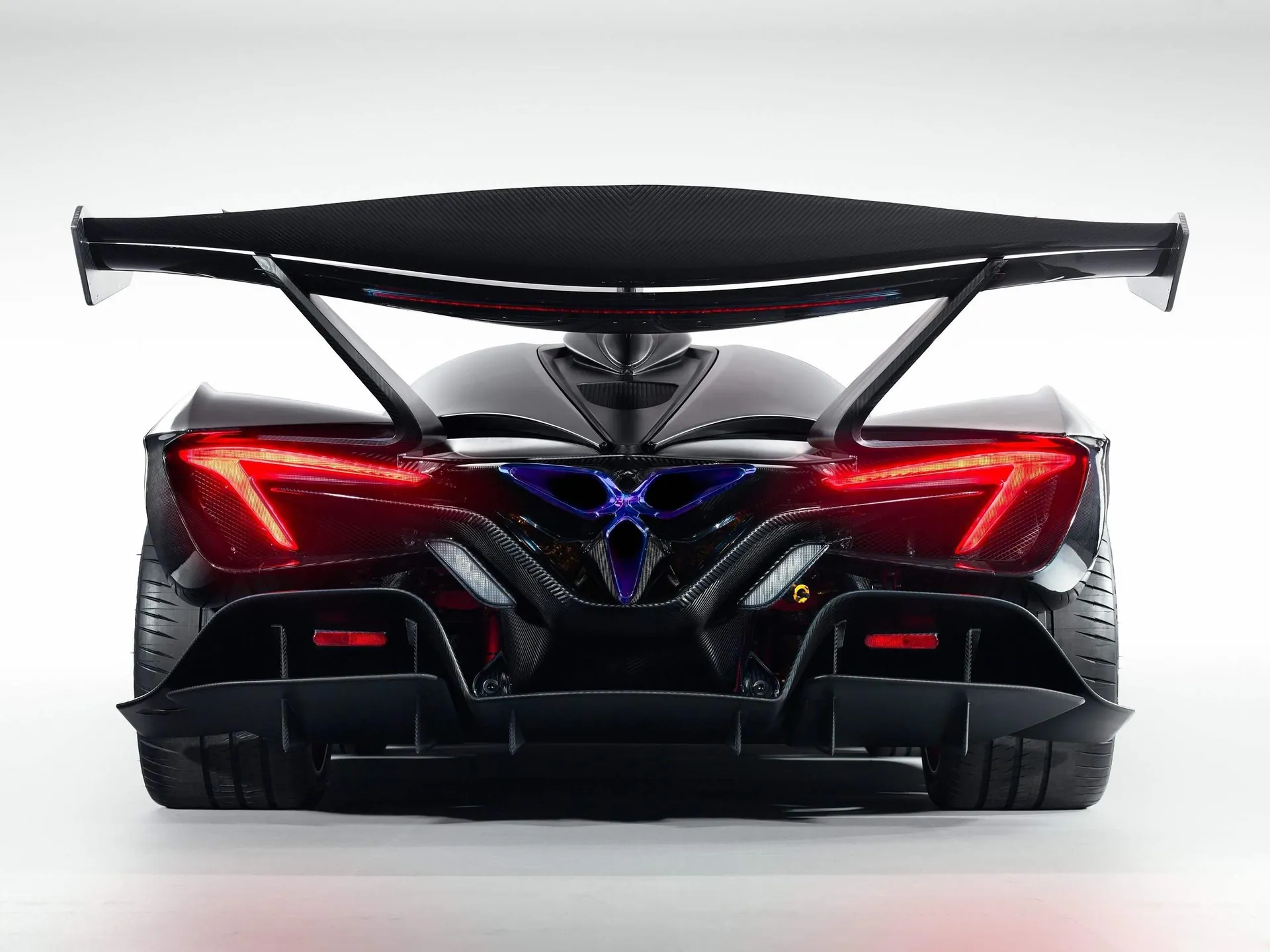Gumpert Apollo Intensa Emozione (2019) – zezadu