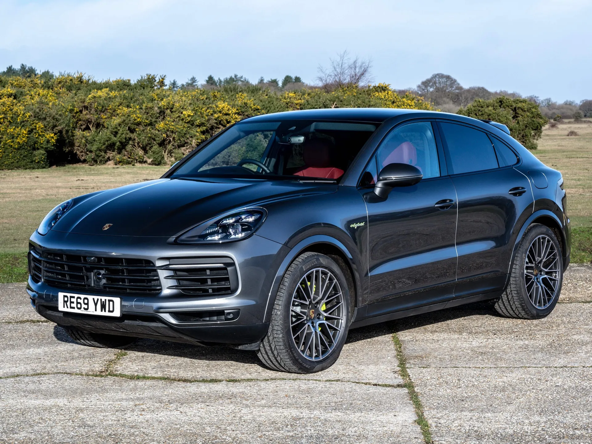 Porsche Cayenne E-Hybrid Coupe [UK] (2020)