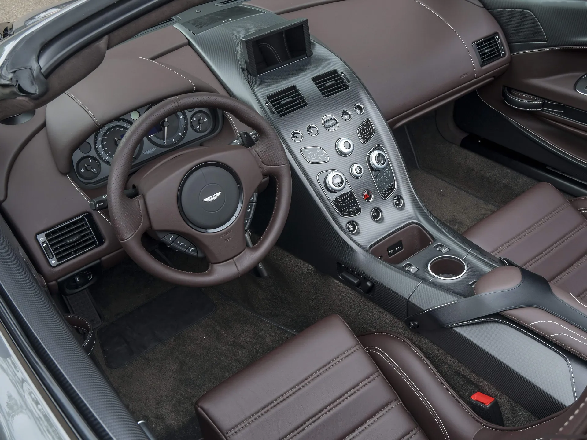 Aston Martin Vantage GT12 Roadster (2016) - Interior