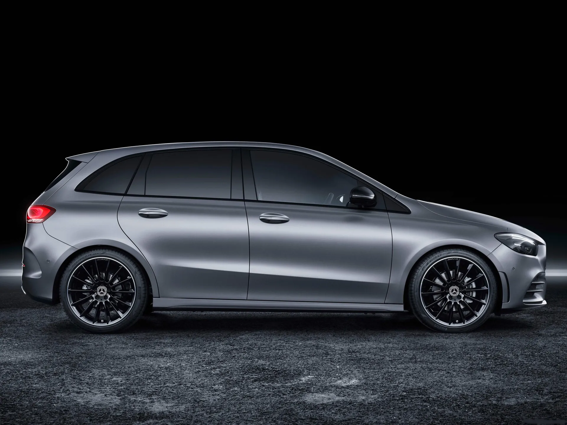 Mercedes-Benz B-Class (2019) – boční profil