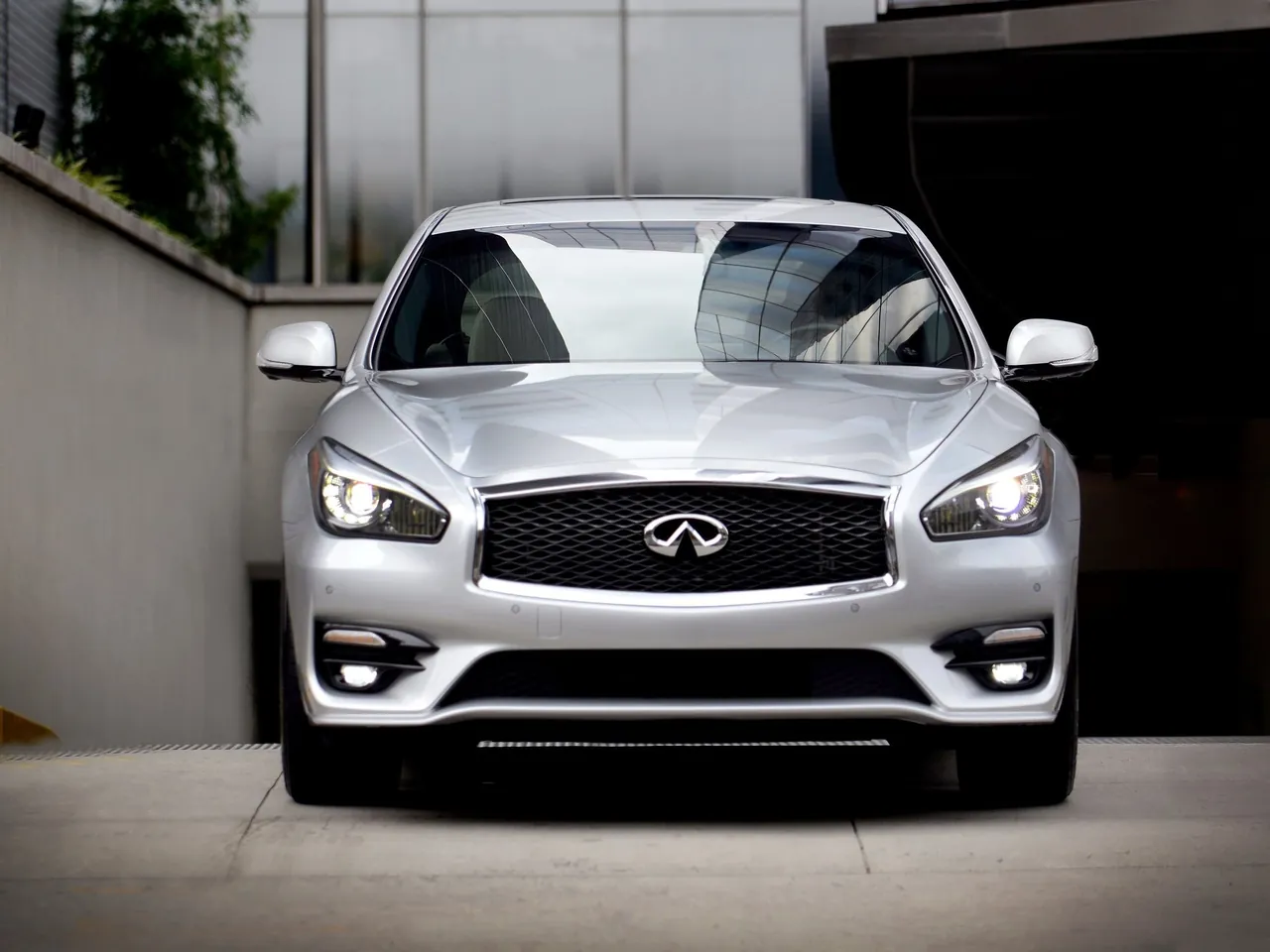 Infiniti Q70 (2015) – zepředu