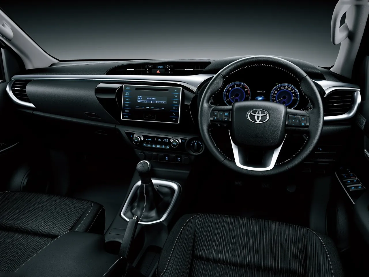 Toyota HiLux (2016) – interiér