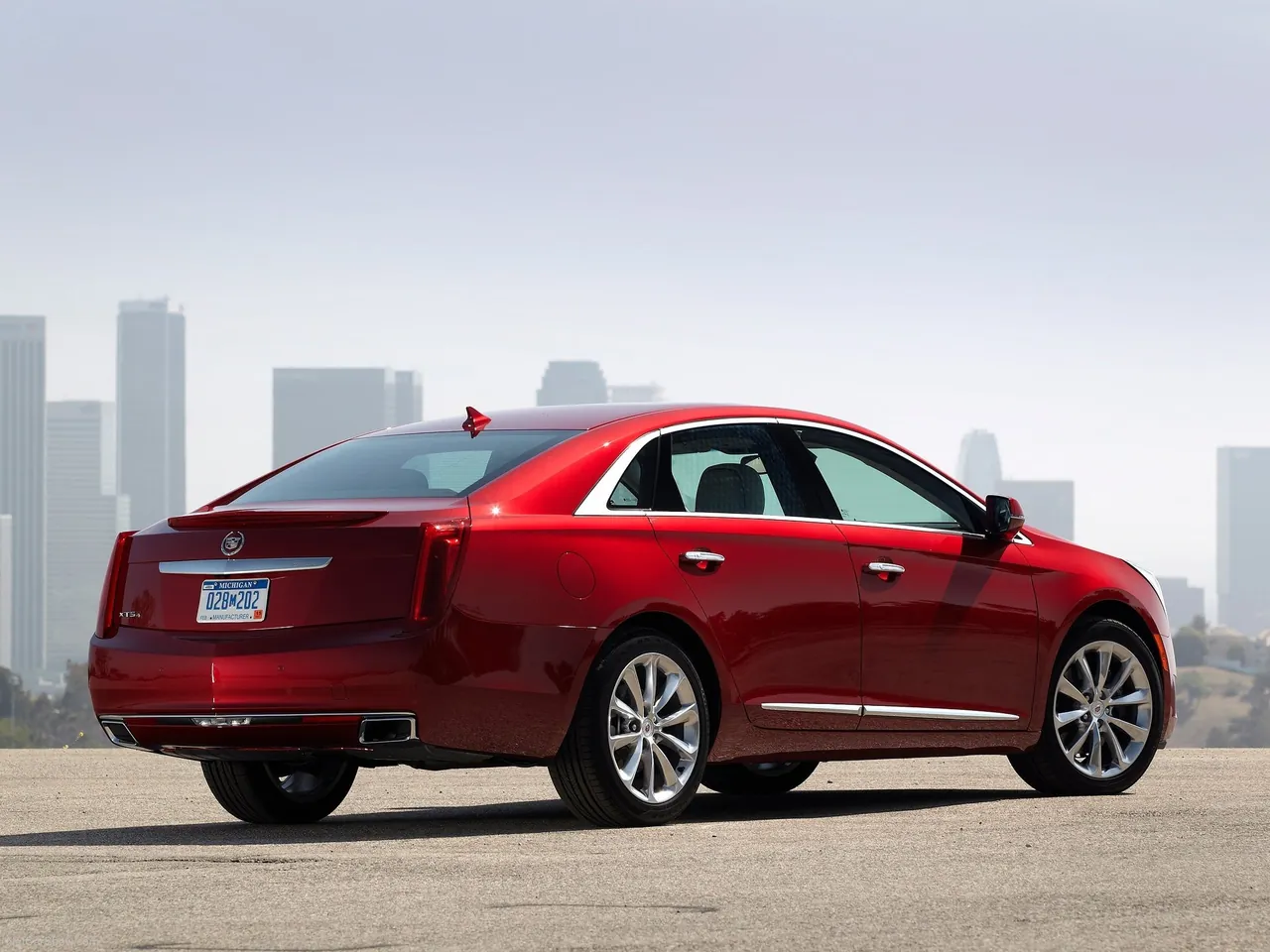 Cadillac XTS (2013) – zadní tříčtvrteční pohled