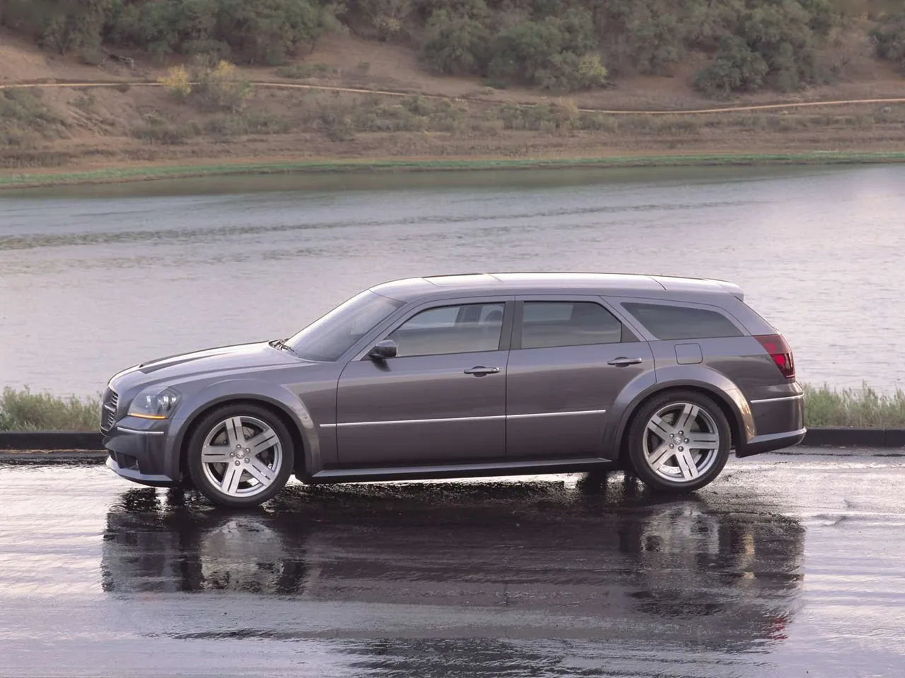 Dodge Magnum SRT8 Concept (2003) – boční profil