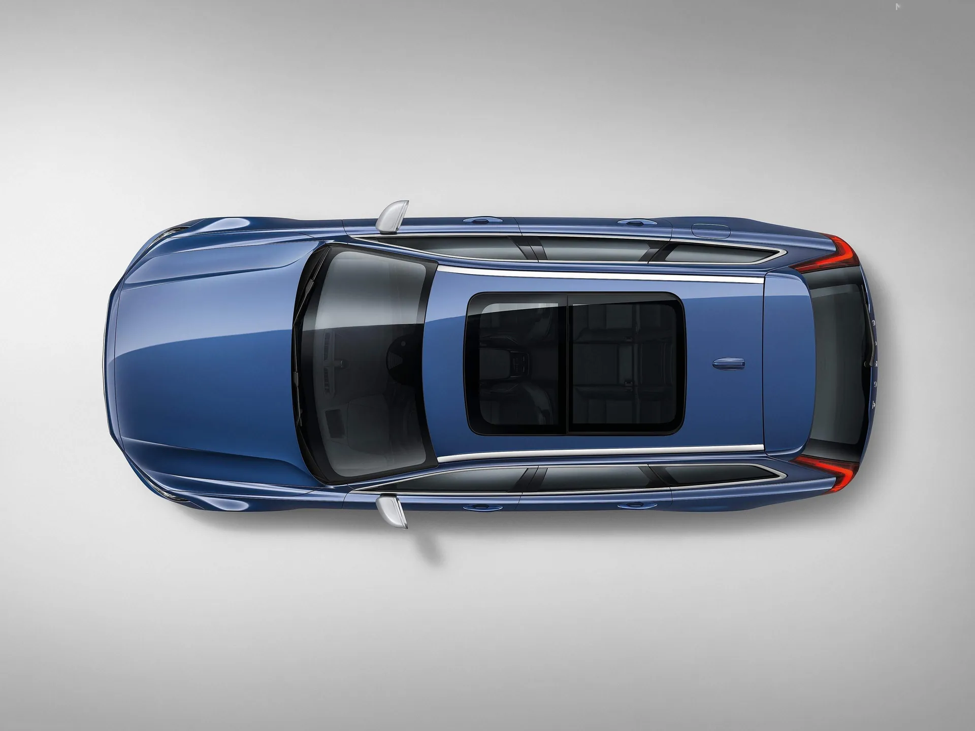 Volvo V90 R-Design (2017) – pohled shora