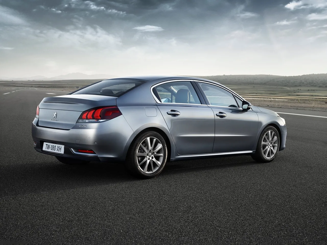 Peugeot 508 (2015) – zadní tříčtvrteční pohled
